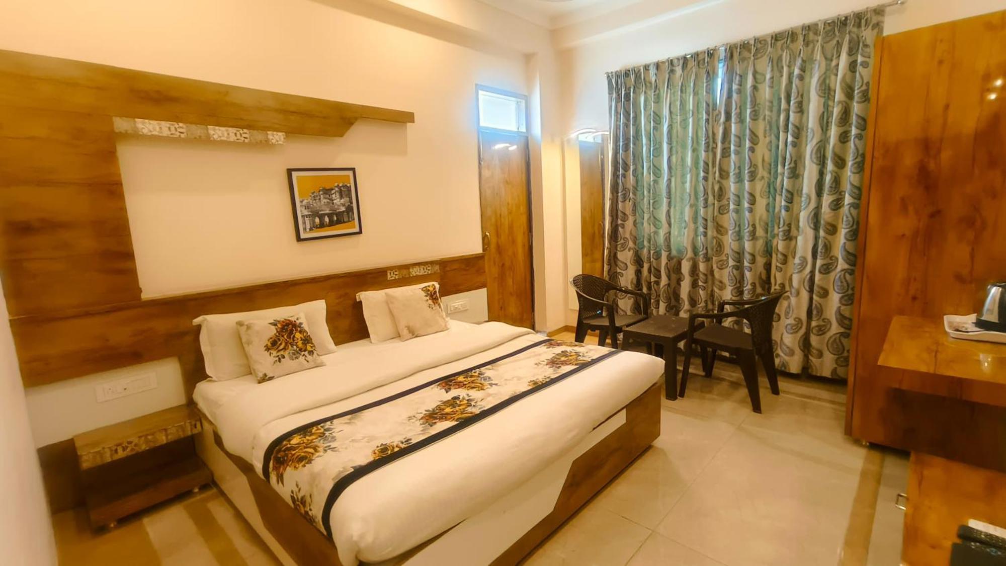 Jagat Near Fatehsagar 3*