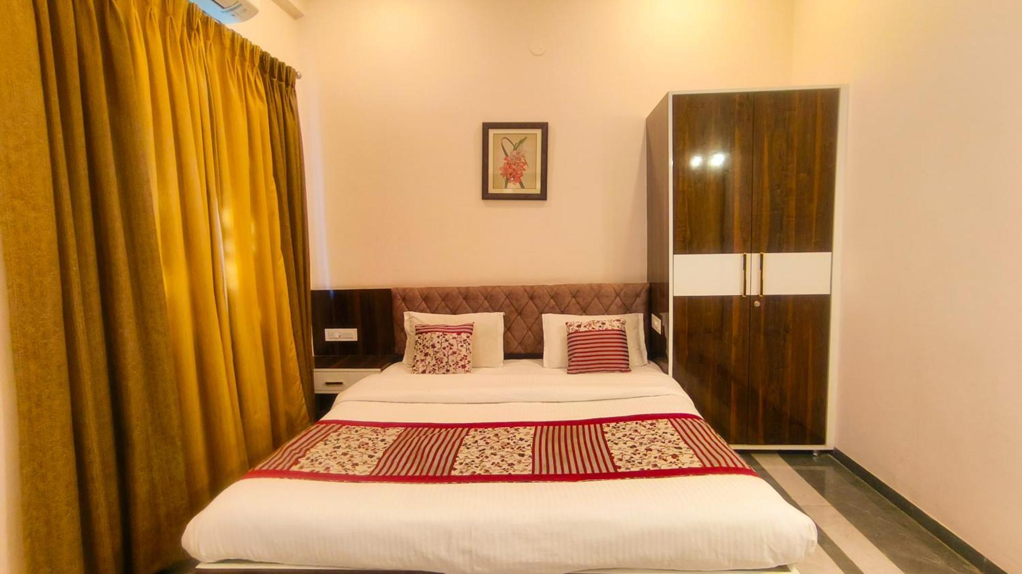 Jagat Near Fatehsagar 3*