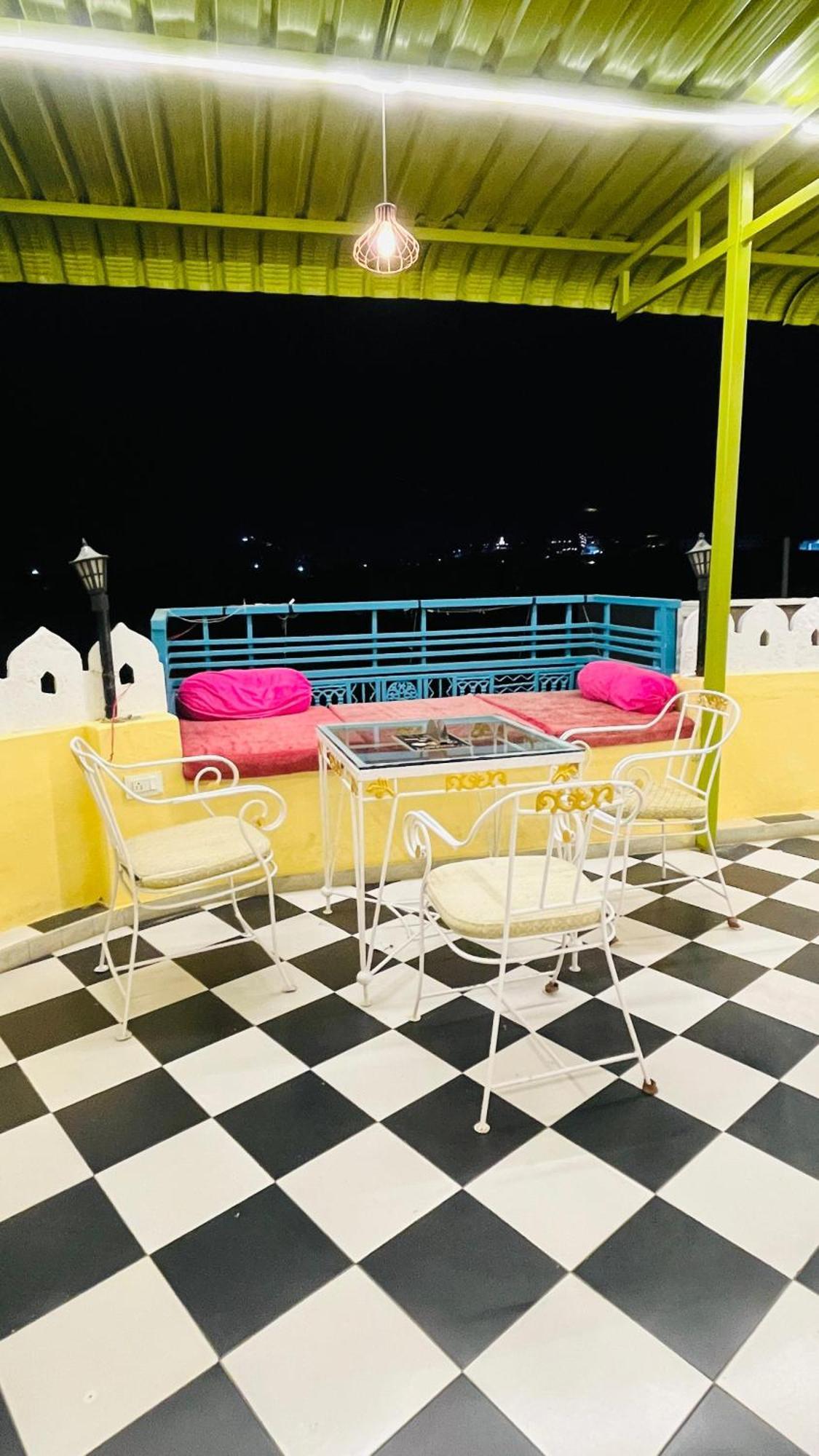 Hotel Ushaan Haveli