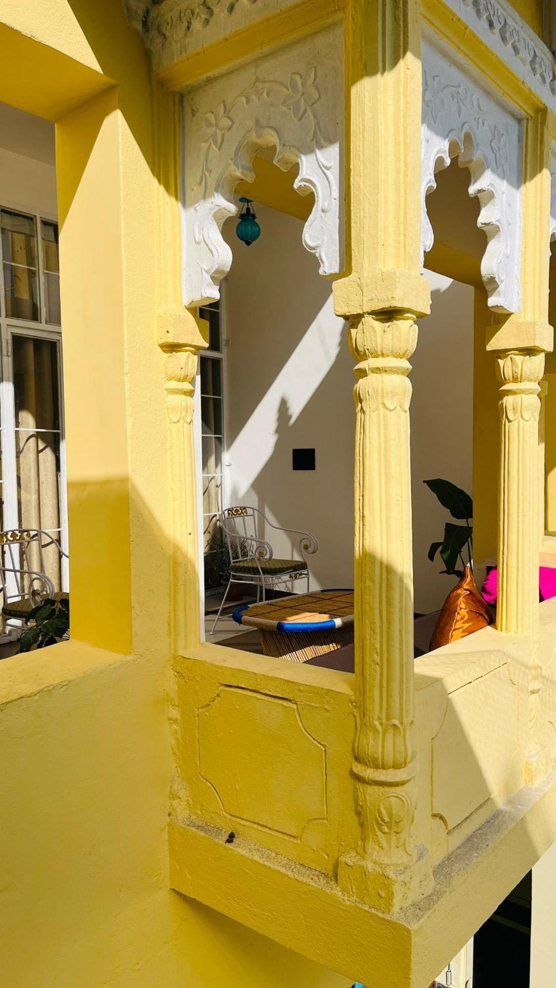 Ushaan Haveli Hotel *