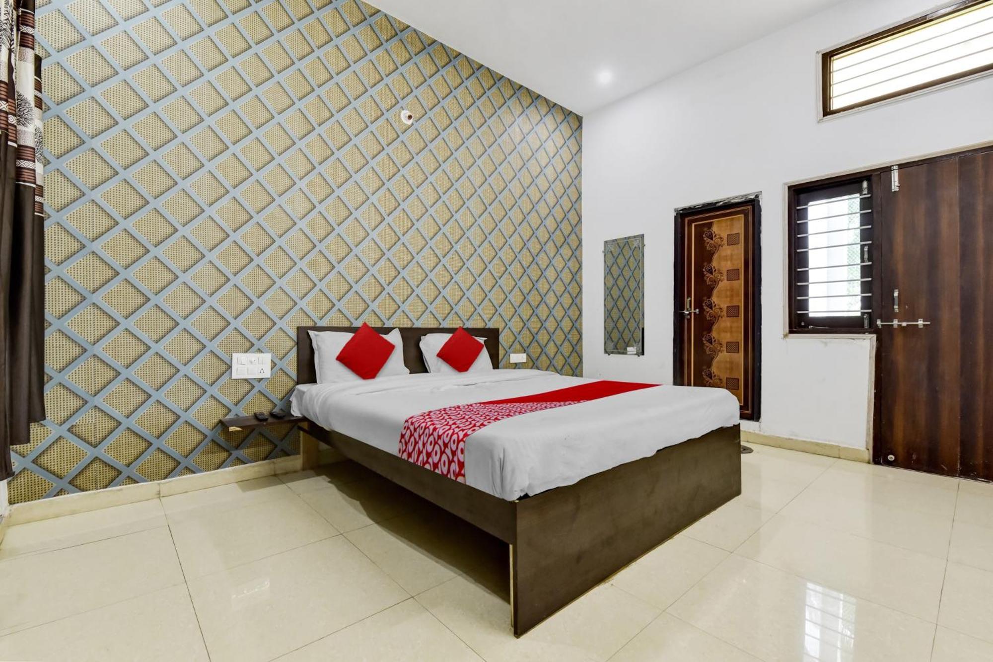 Hotel O Radhe