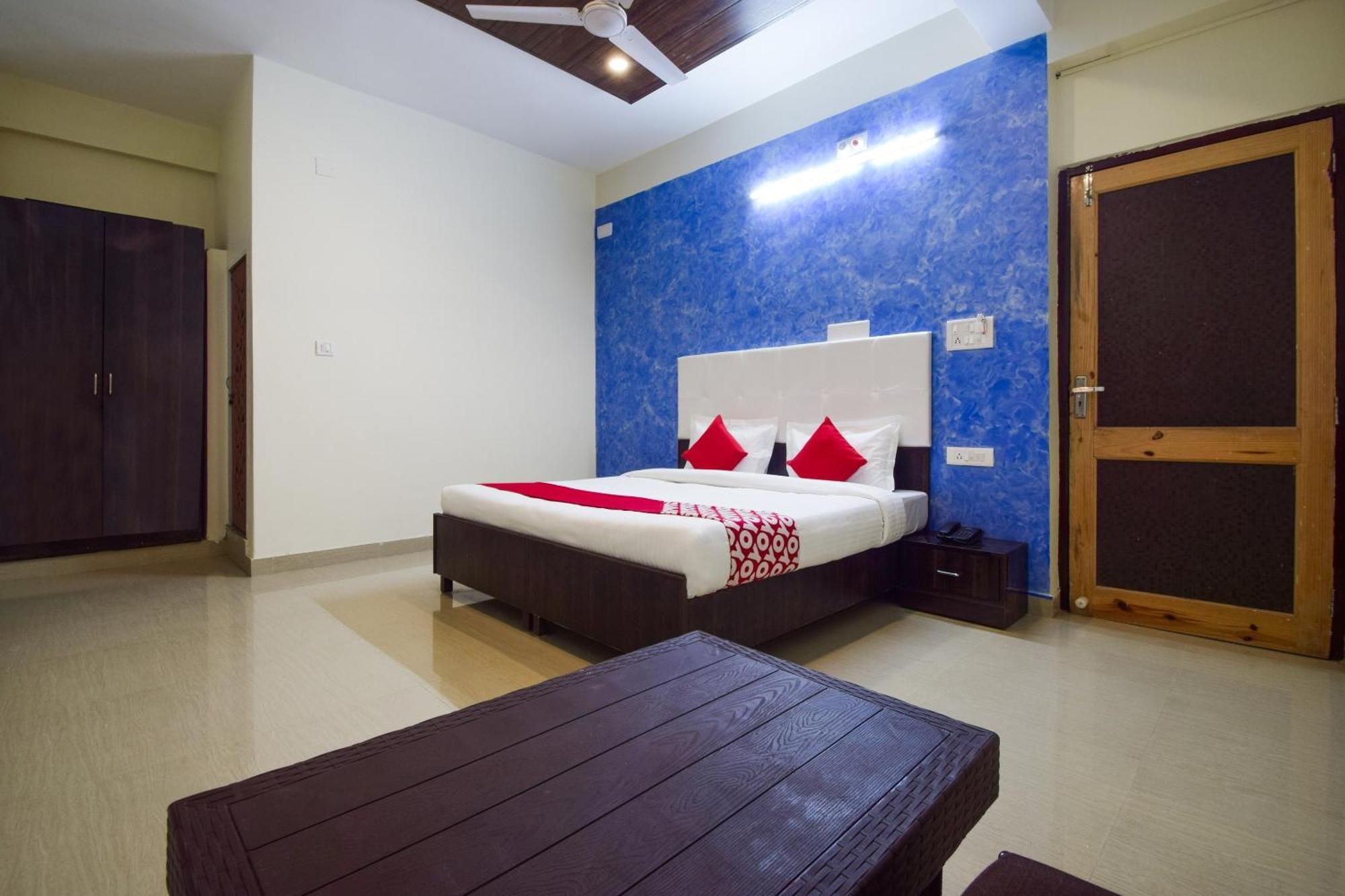 Hotel O Parmanand Garden