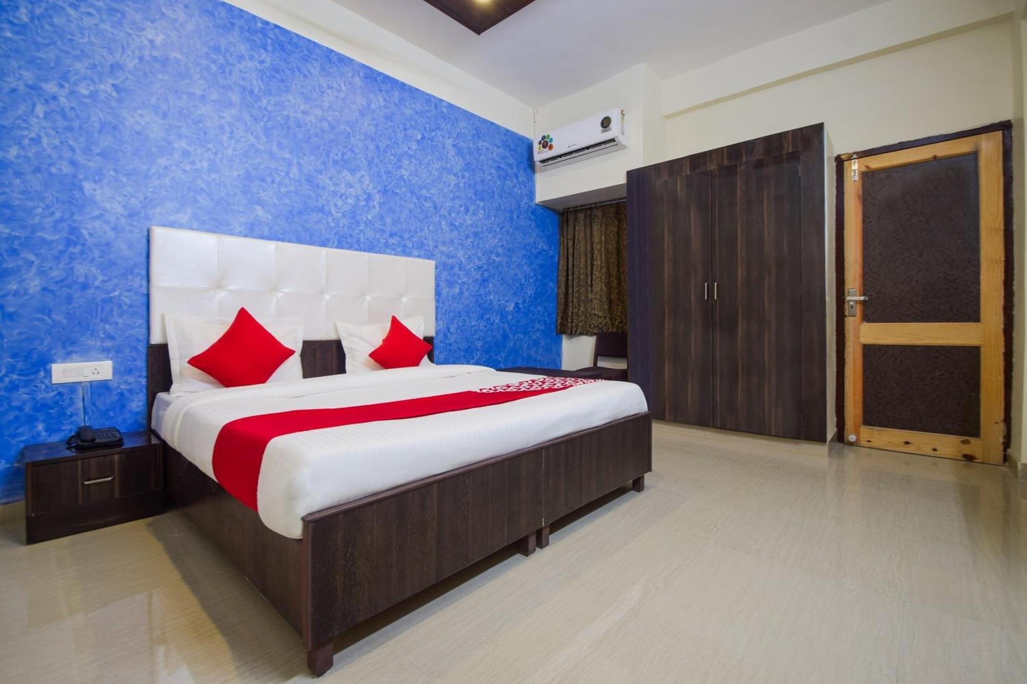 Hotel O Parmanand Garden