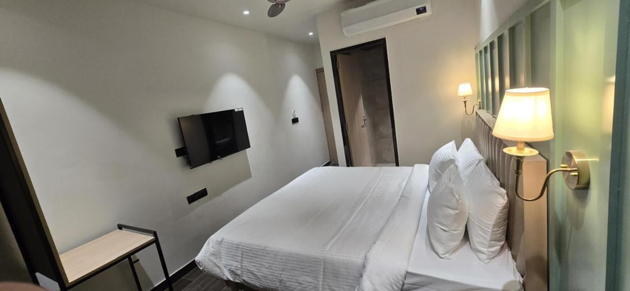 Playsales Naori Hotel