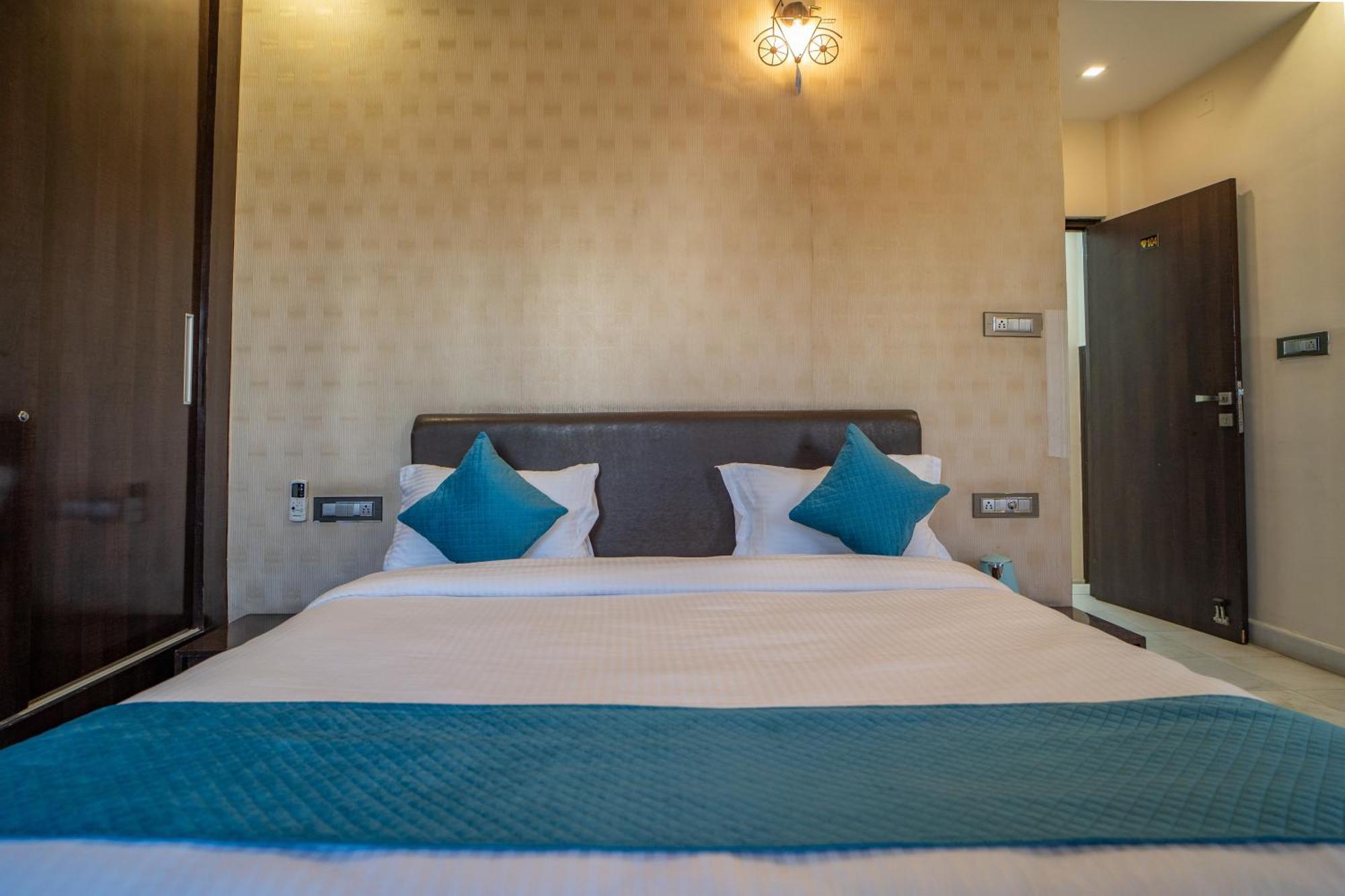 Casa Vista Hideaway 4br By Homeyhuts Udaipur