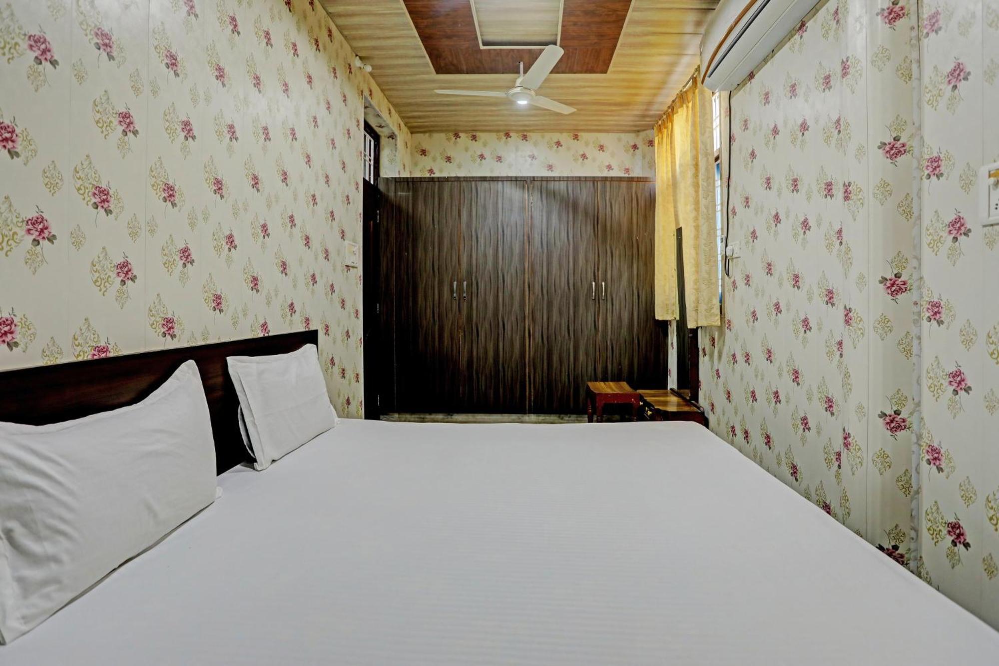 Guest house O The Gunjan Palace