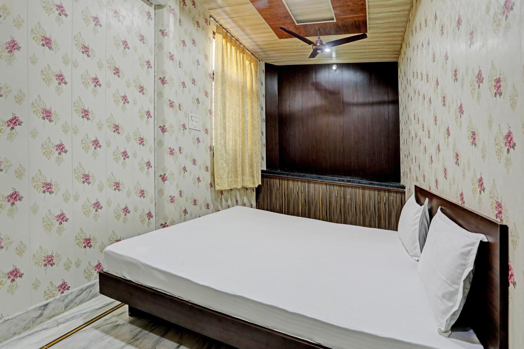 Guest house O The Gunjan Palace *