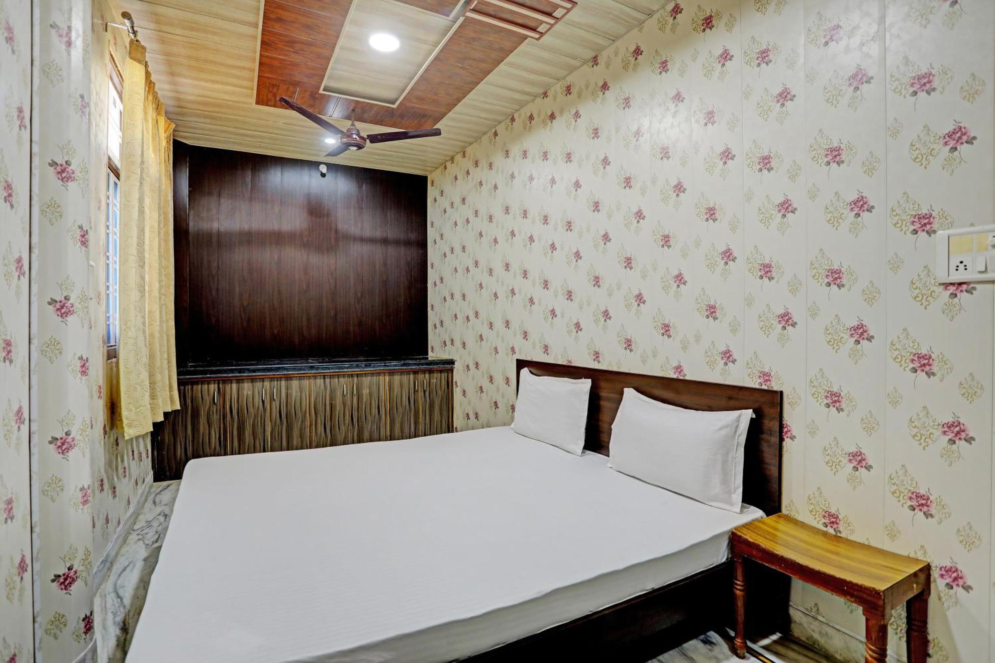 Guest house O The Gunjan Palace *