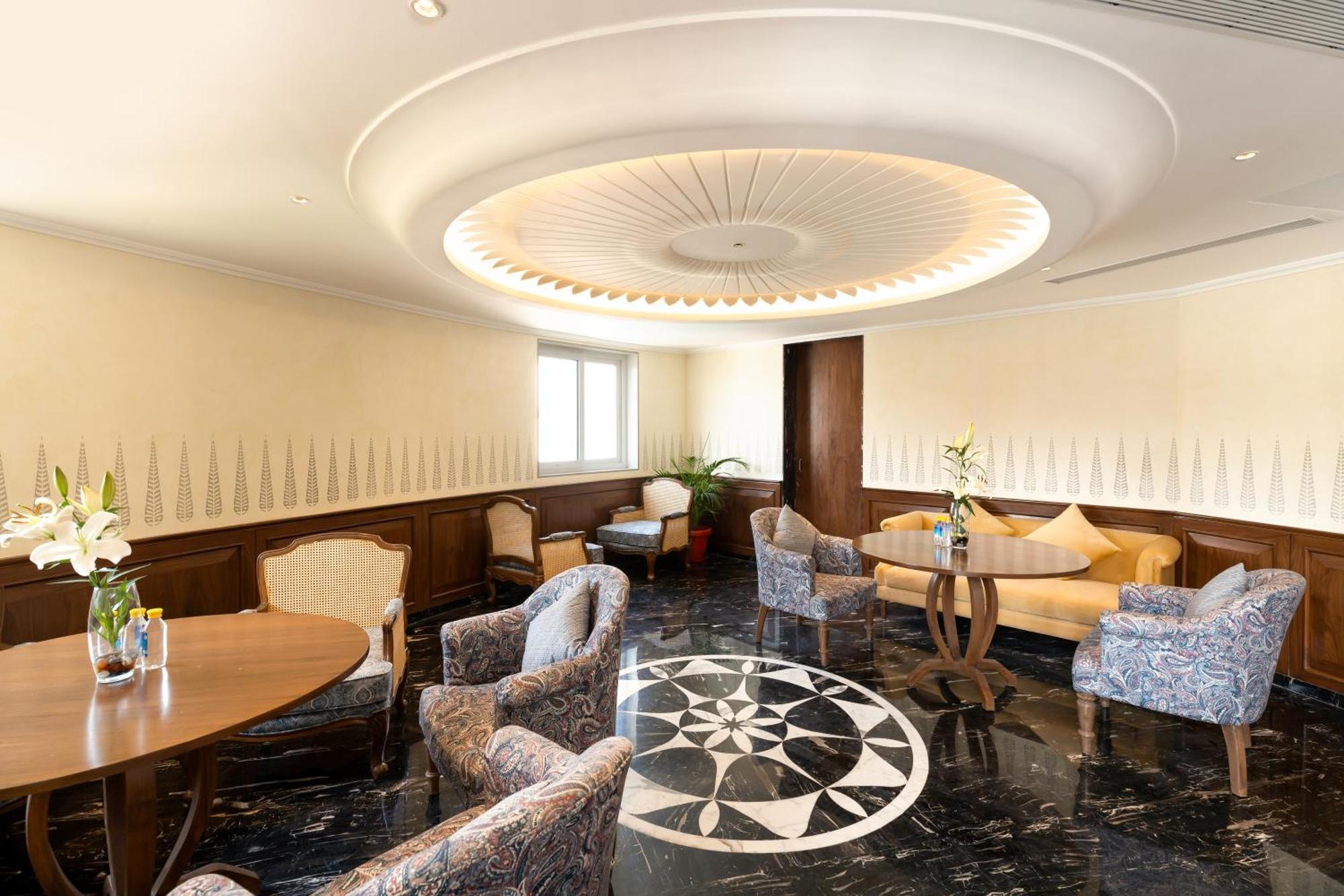 Sayaji & Hotel