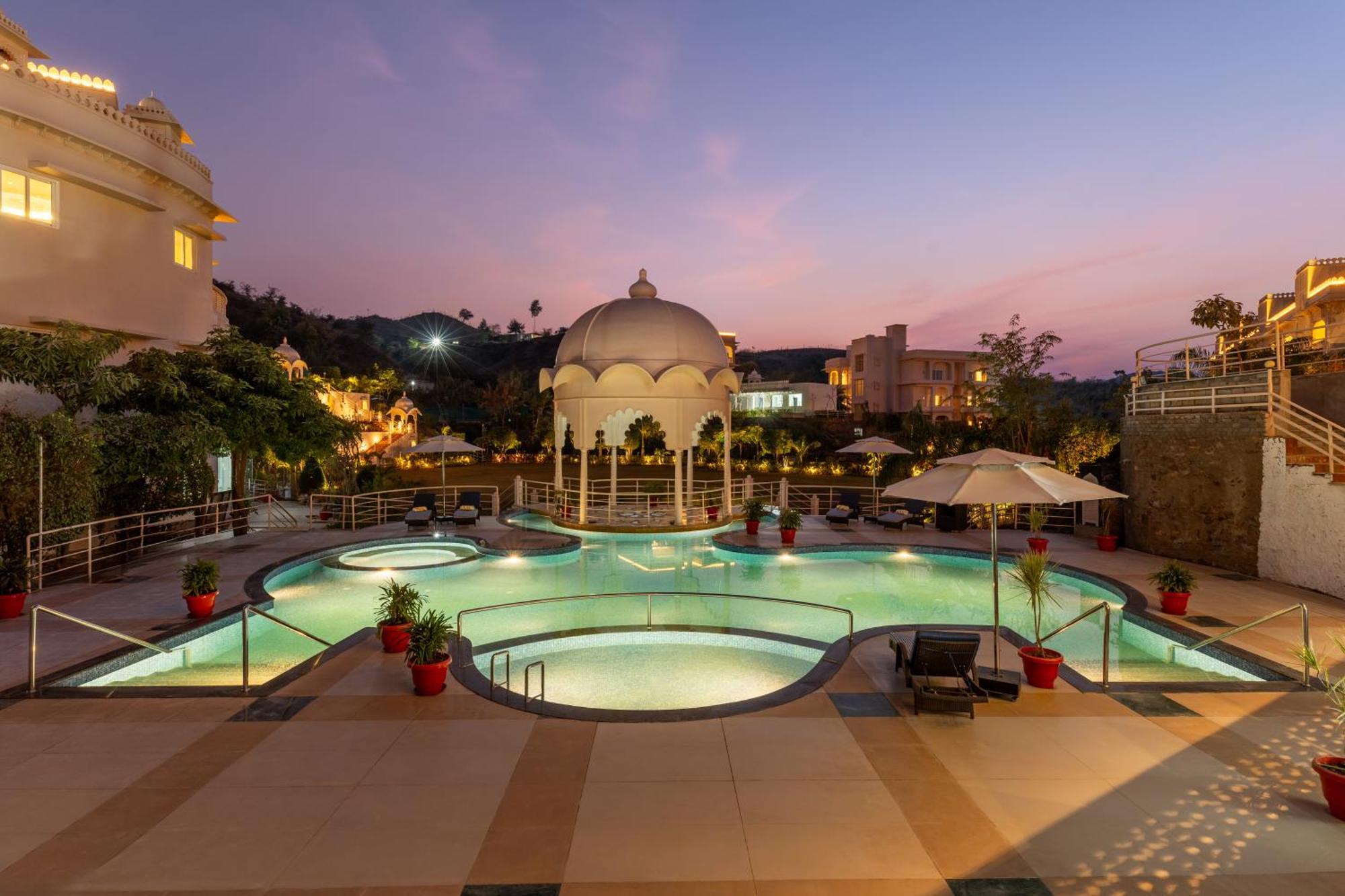 Hotel Sayaji &