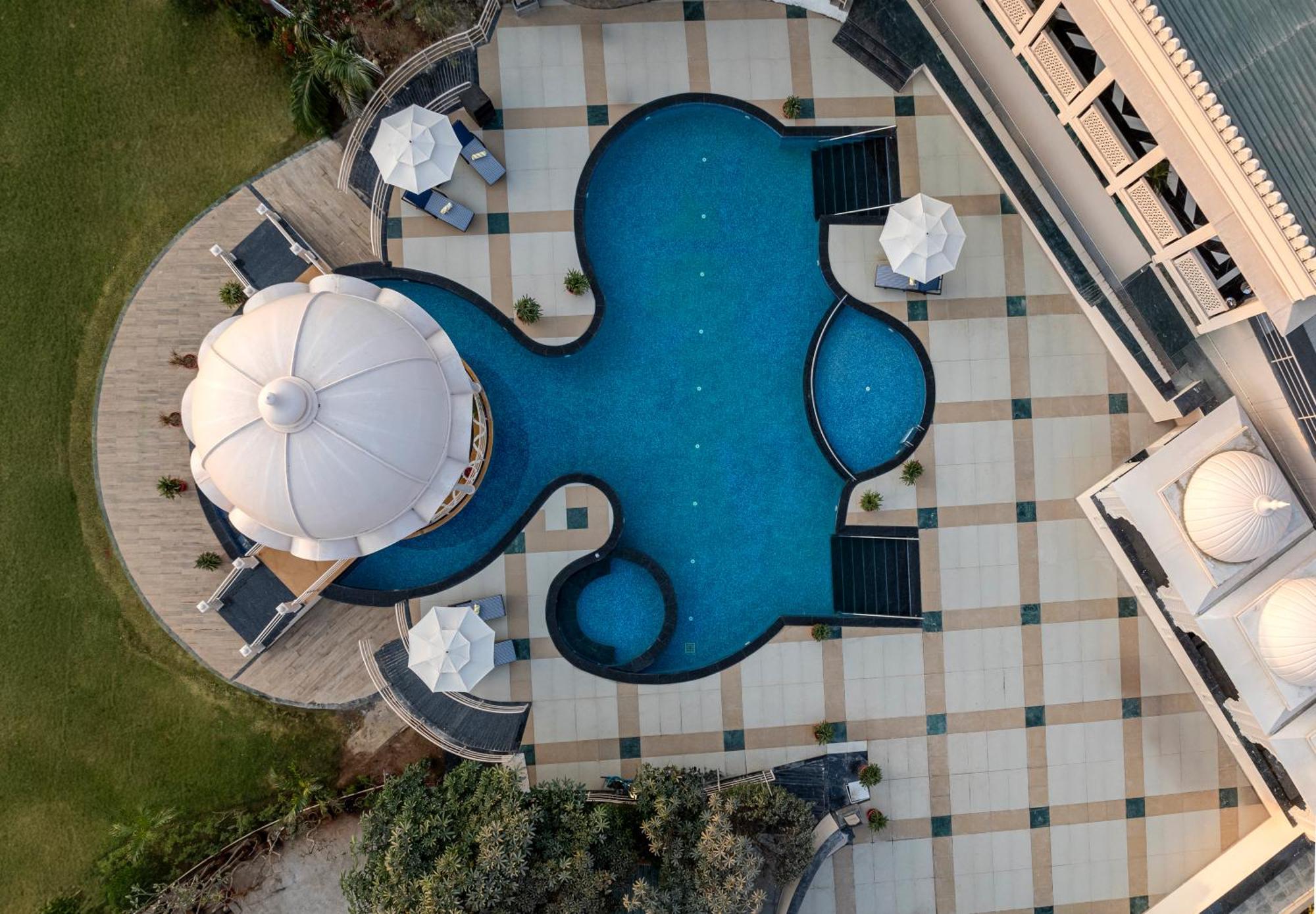 Hotel Sayaji & 5*