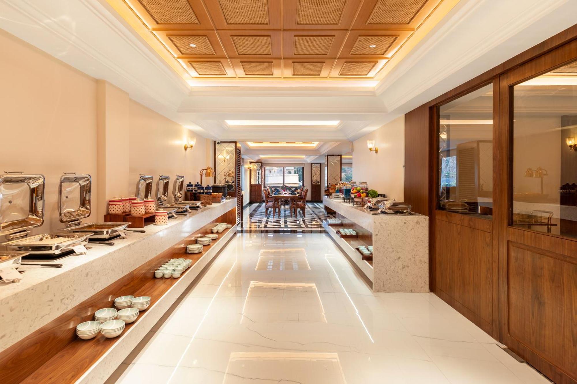 Sayaji & Hotel 5*