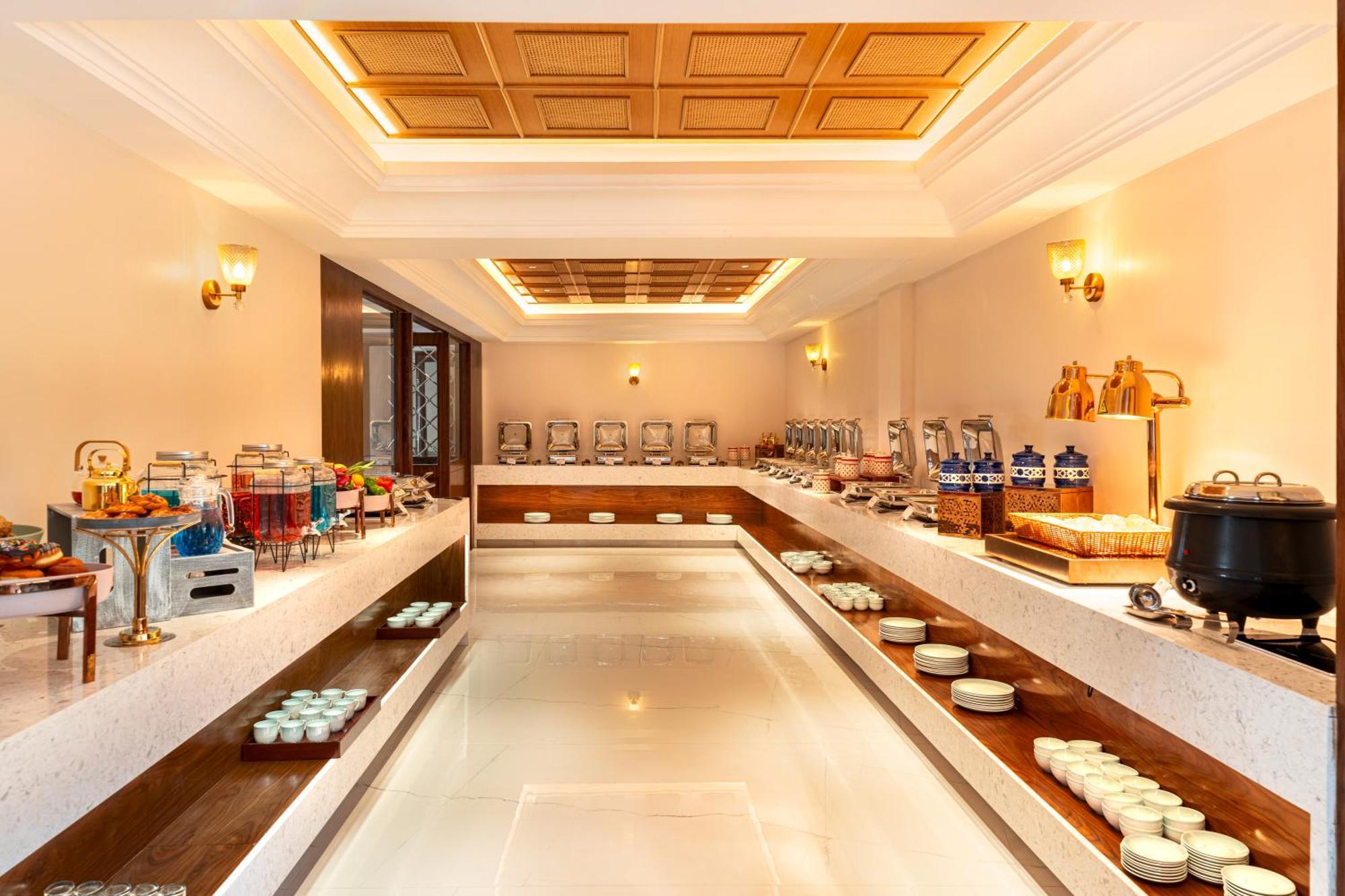 Hotel Sayaji & 5*