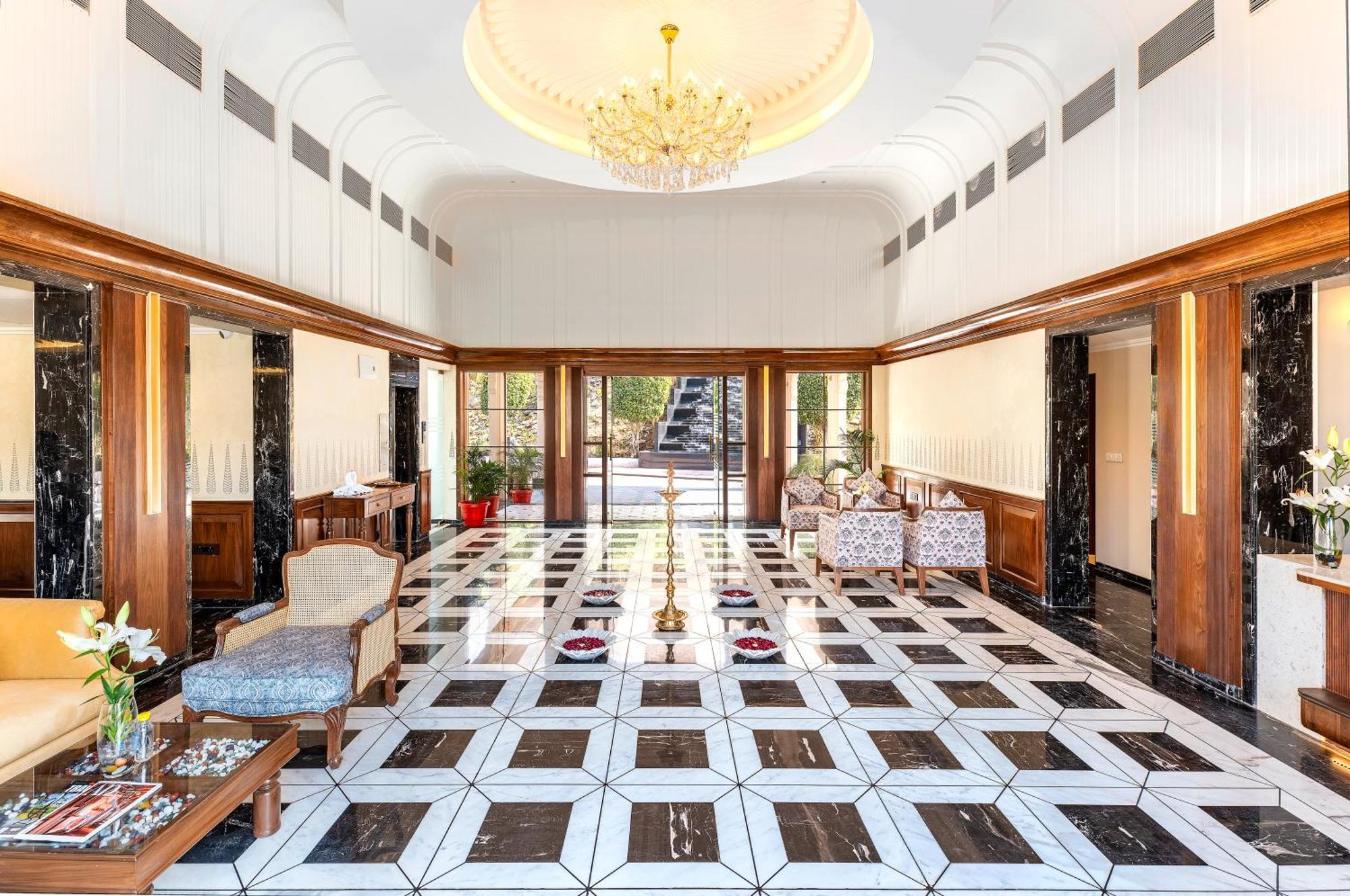 Hotel Sayaji &