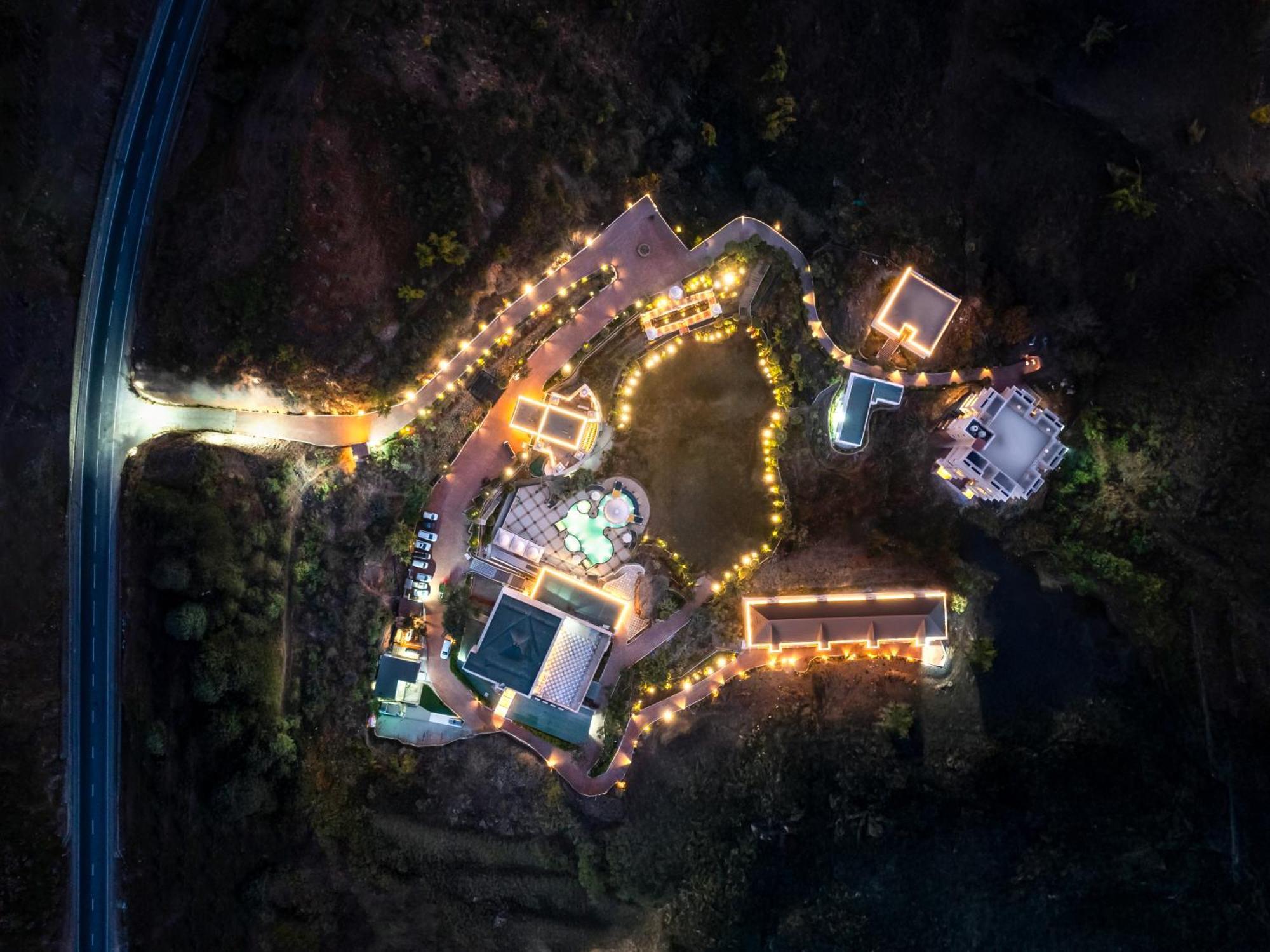 Sayaji & Hotel