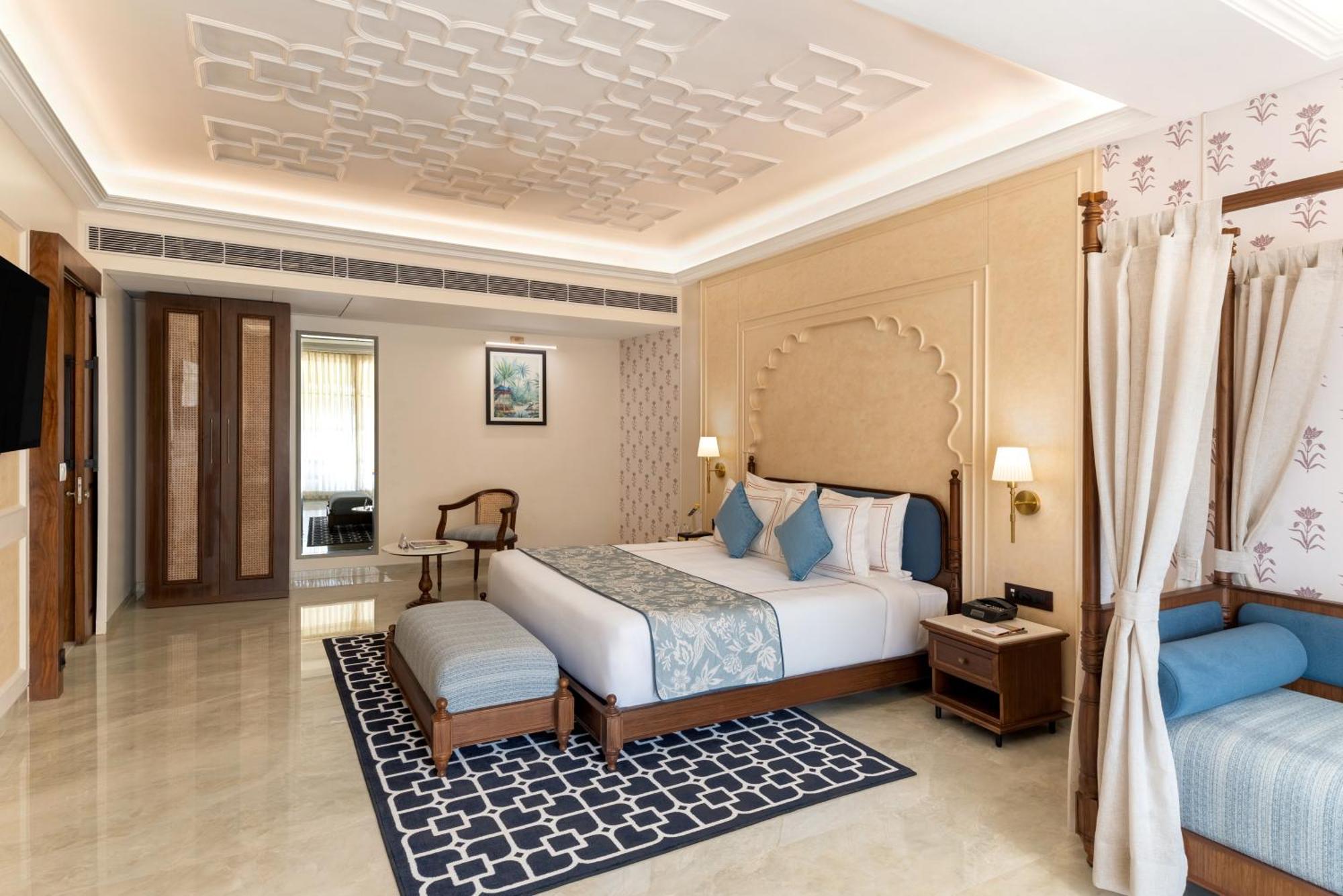 Hotel Sayaji & 5*