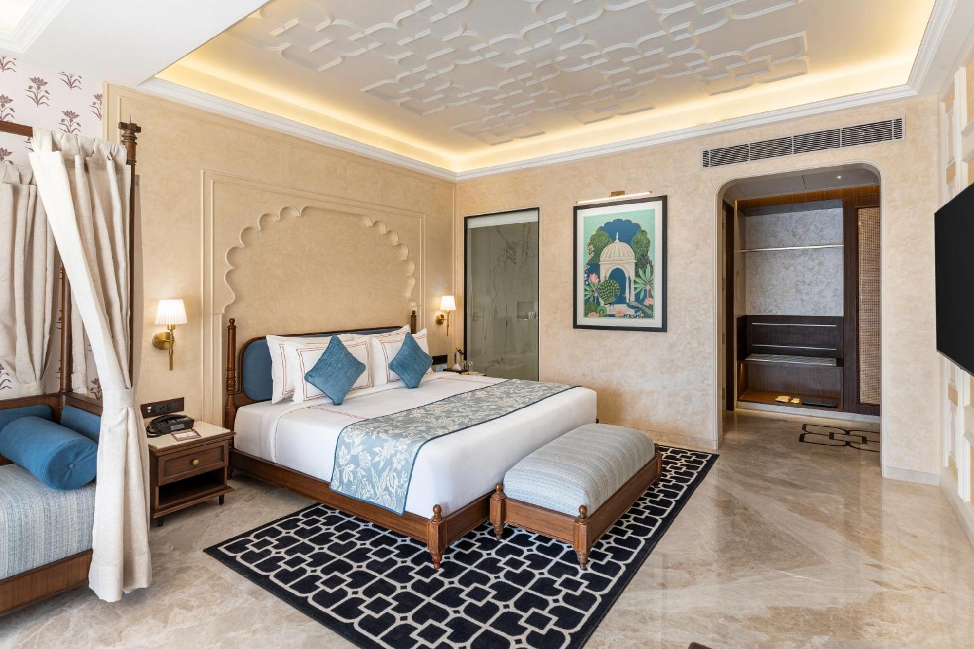 Sayaji & Hotel