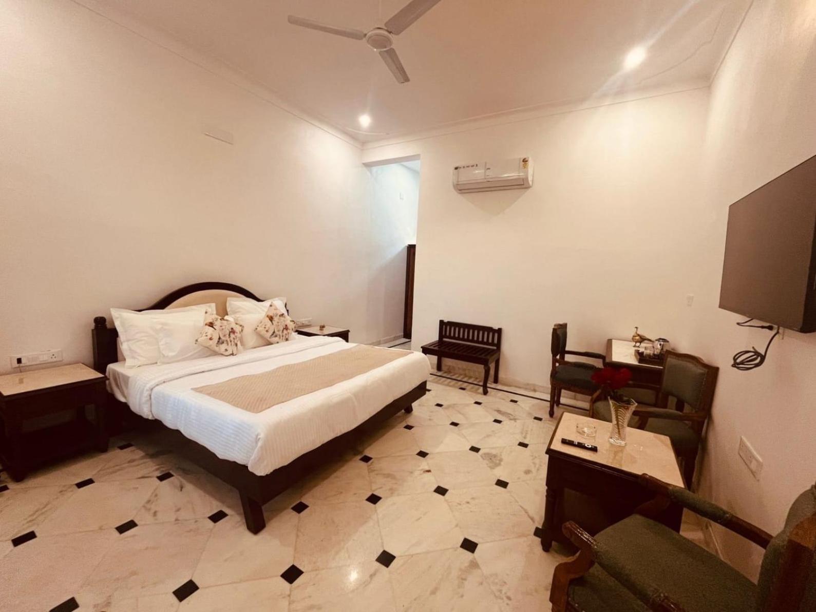 Shivrati Vilas, Himmat Bagh Farm stay *