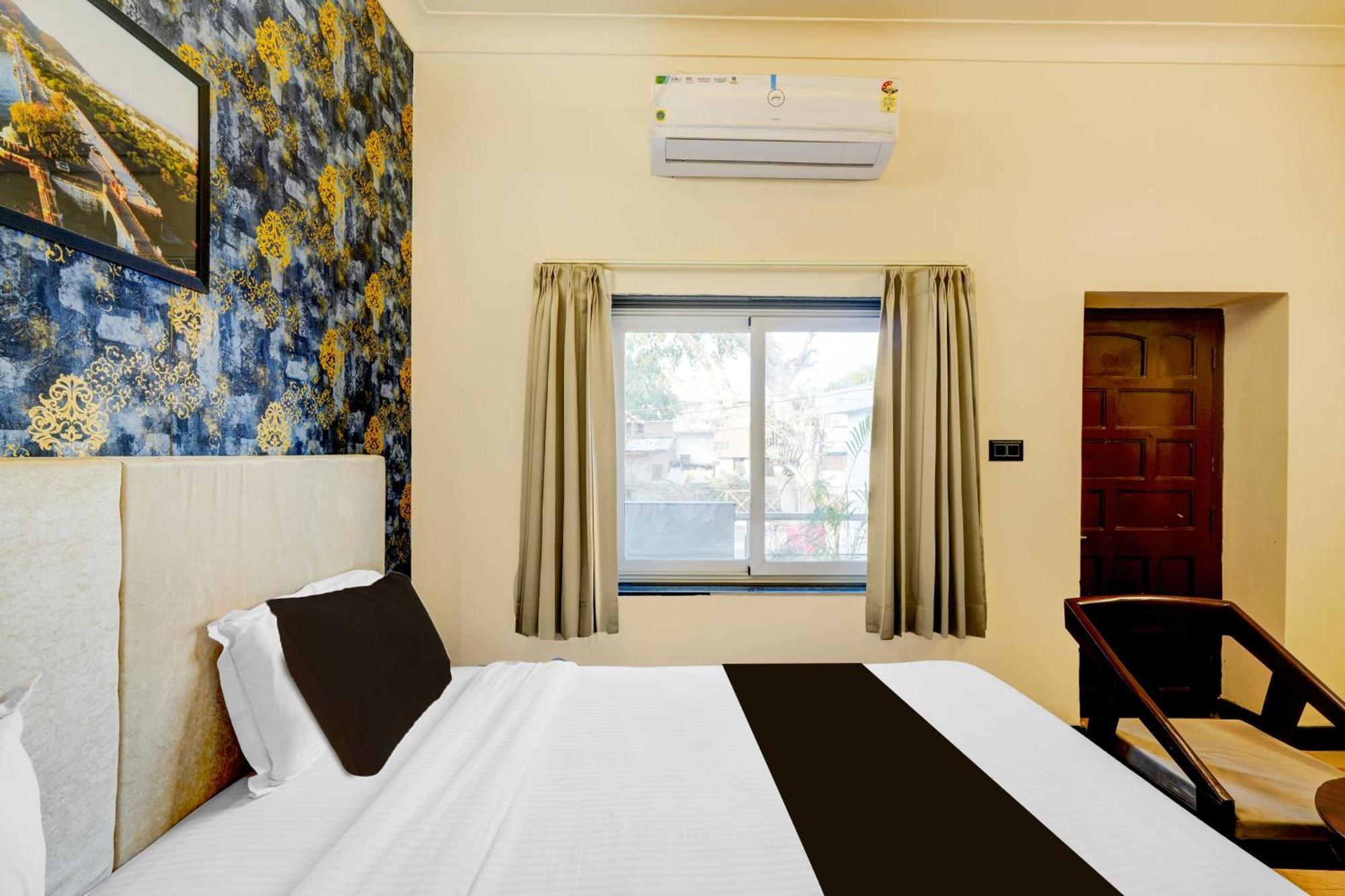 O N Hill View Hotel 3*