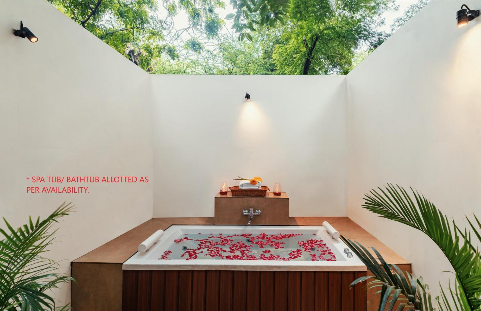 Hotel Aranya - A Nature 4*