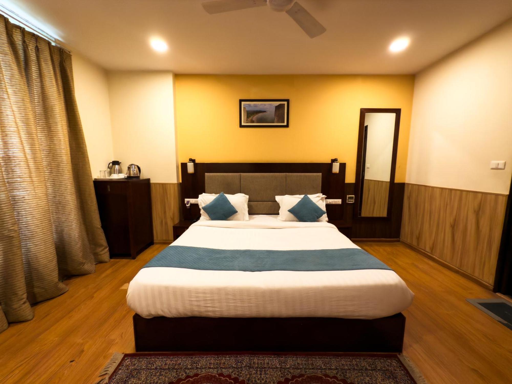 Royal Palm - A Budget In Hotel