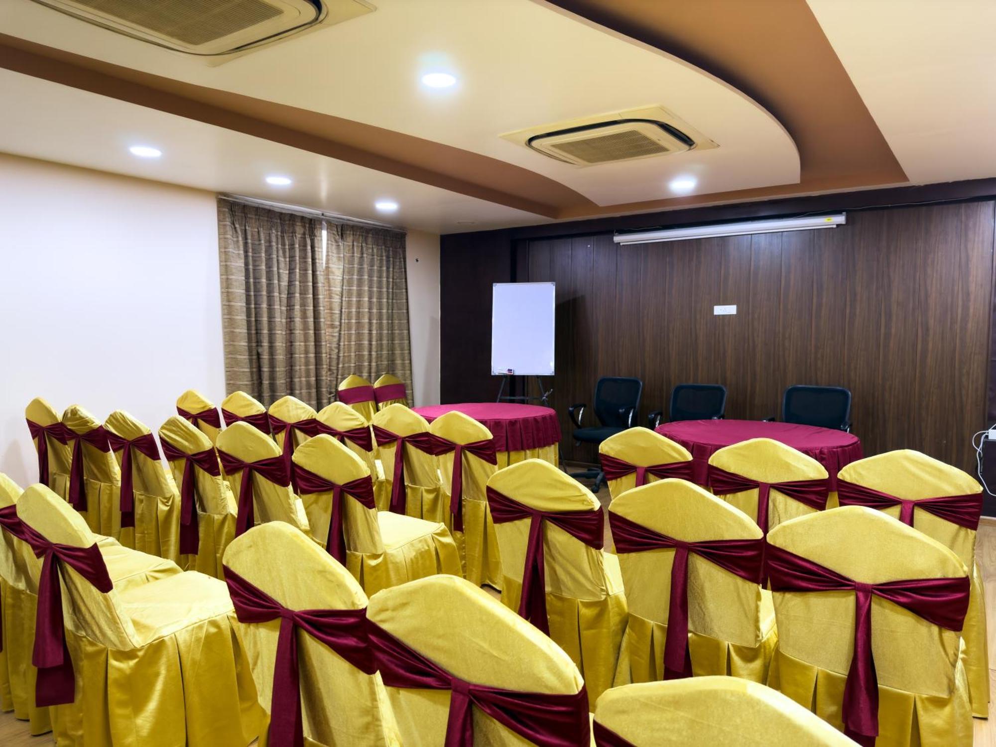 Royal Palm - A Budget In 3*
