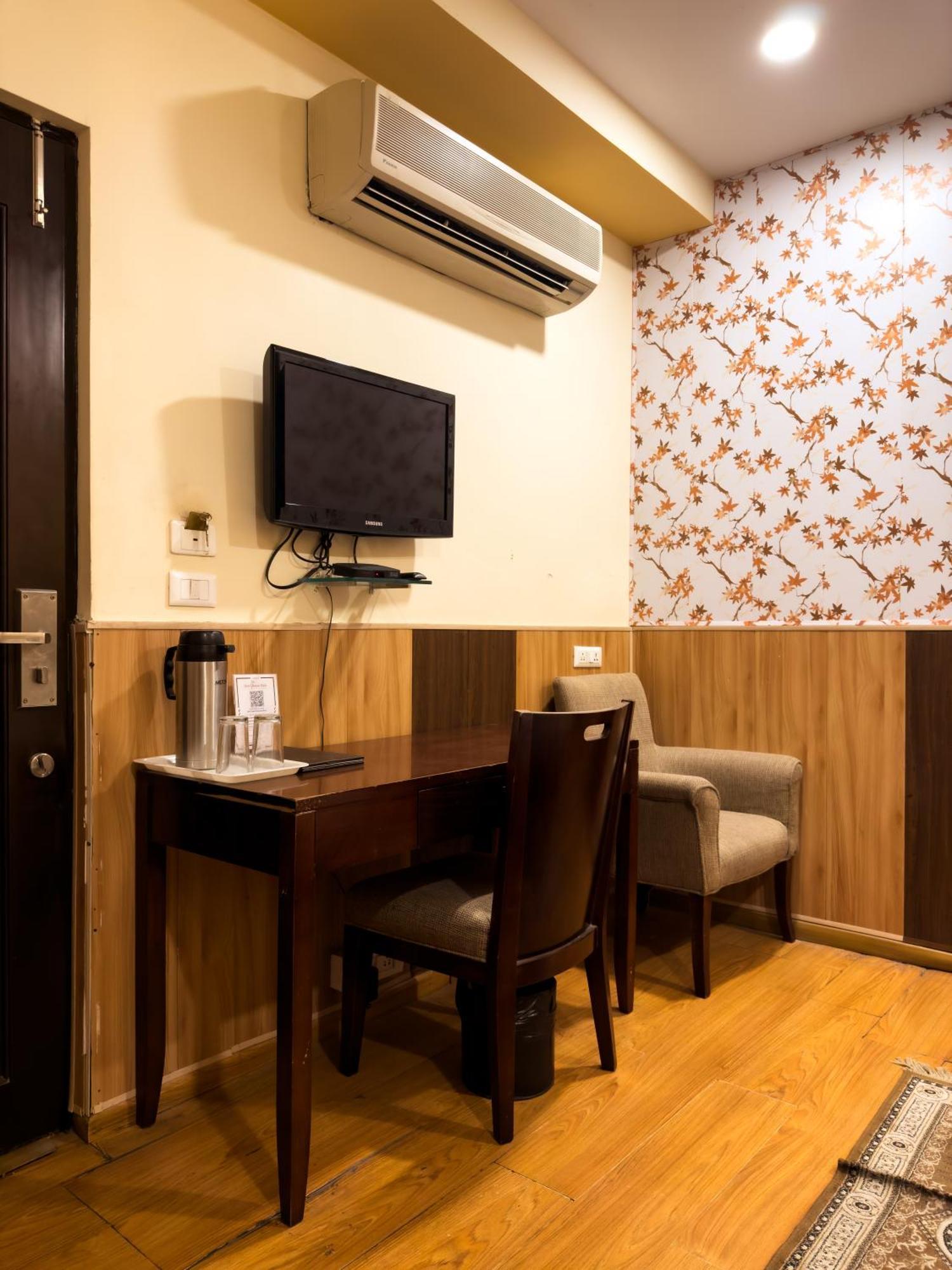 Royal Palm - A Budget In 3* Udaipur