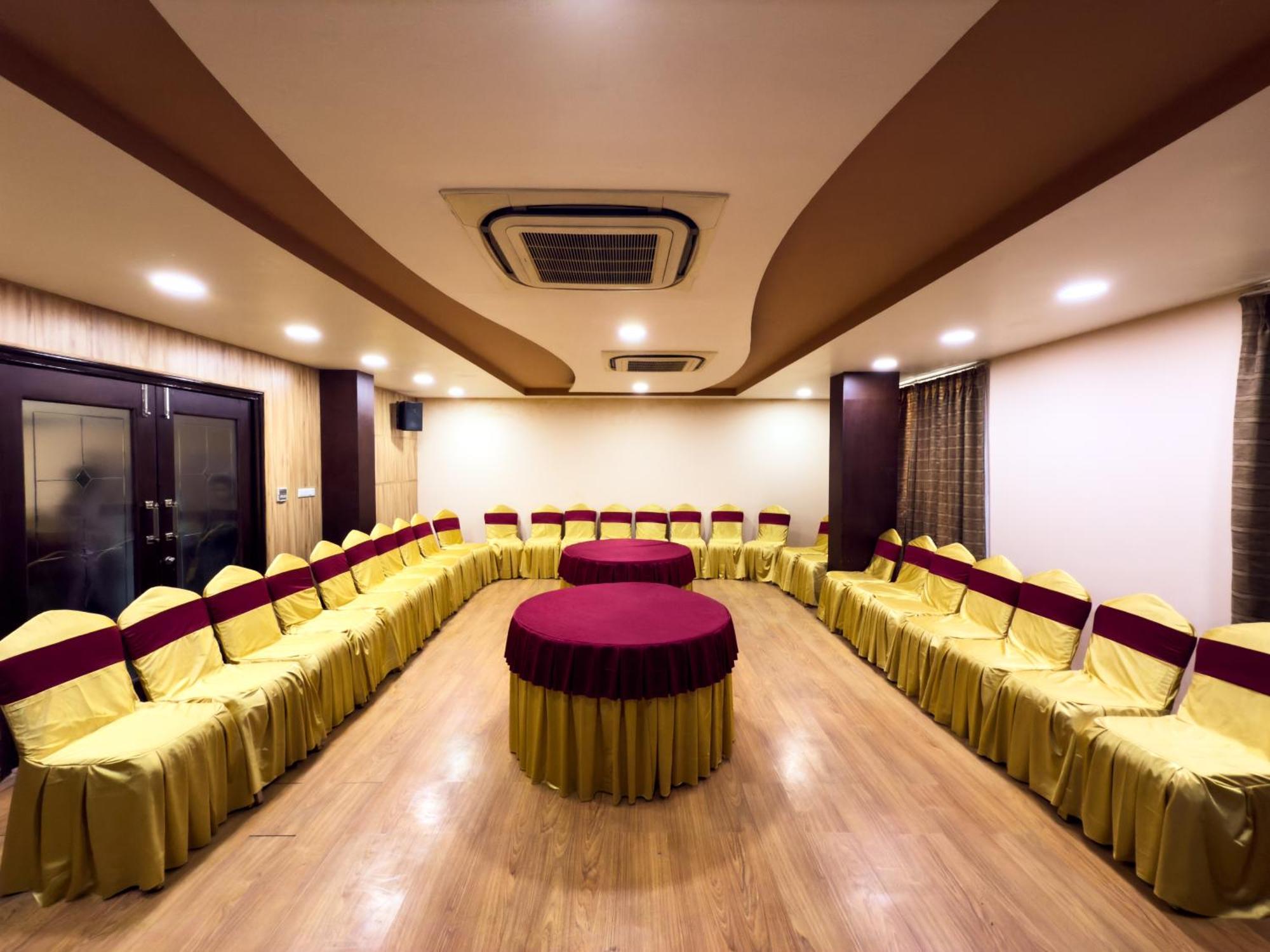Royal Palm - A Budget In Hotel 3*