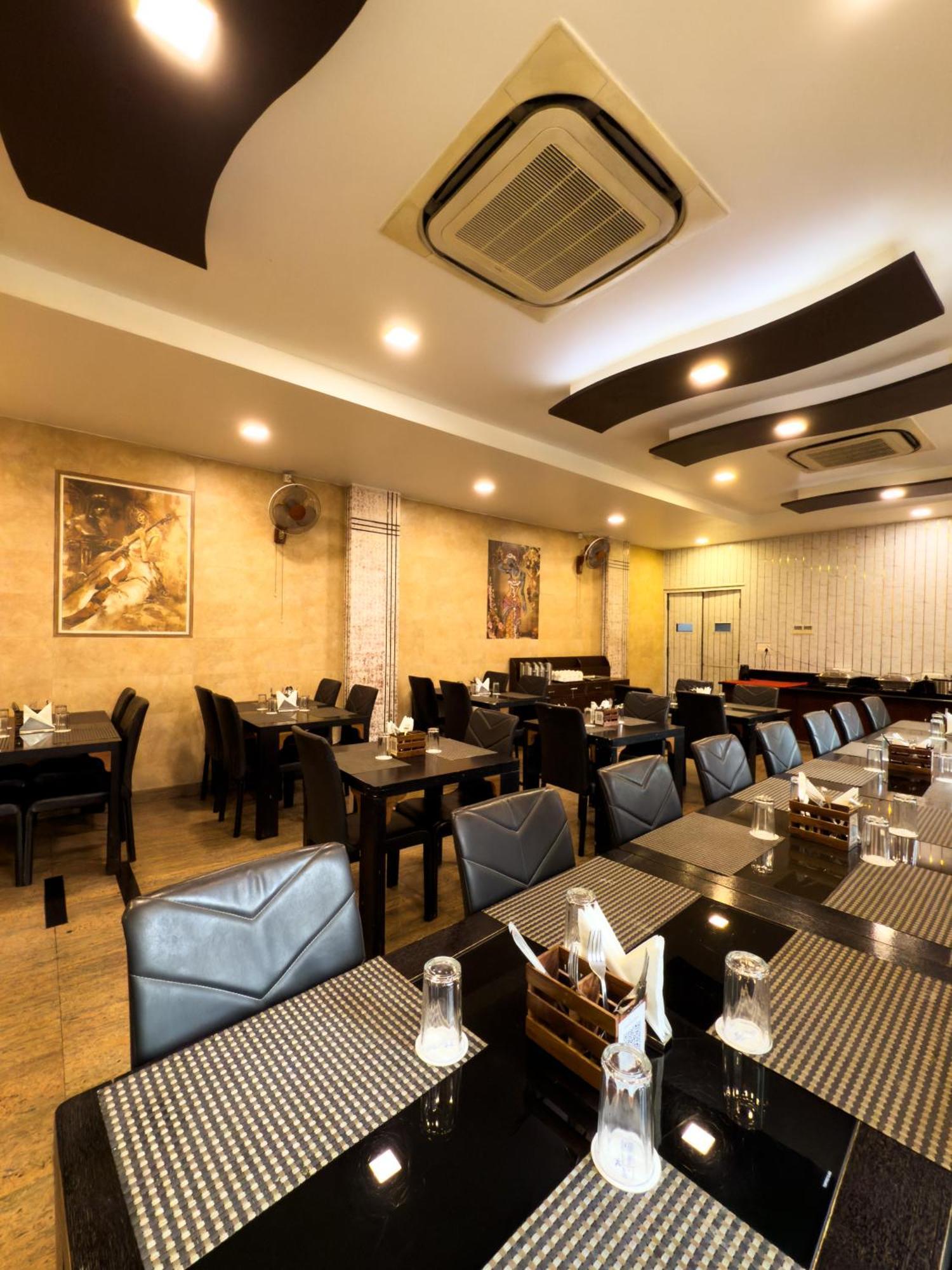 Royal Palm - A Budget In 3*