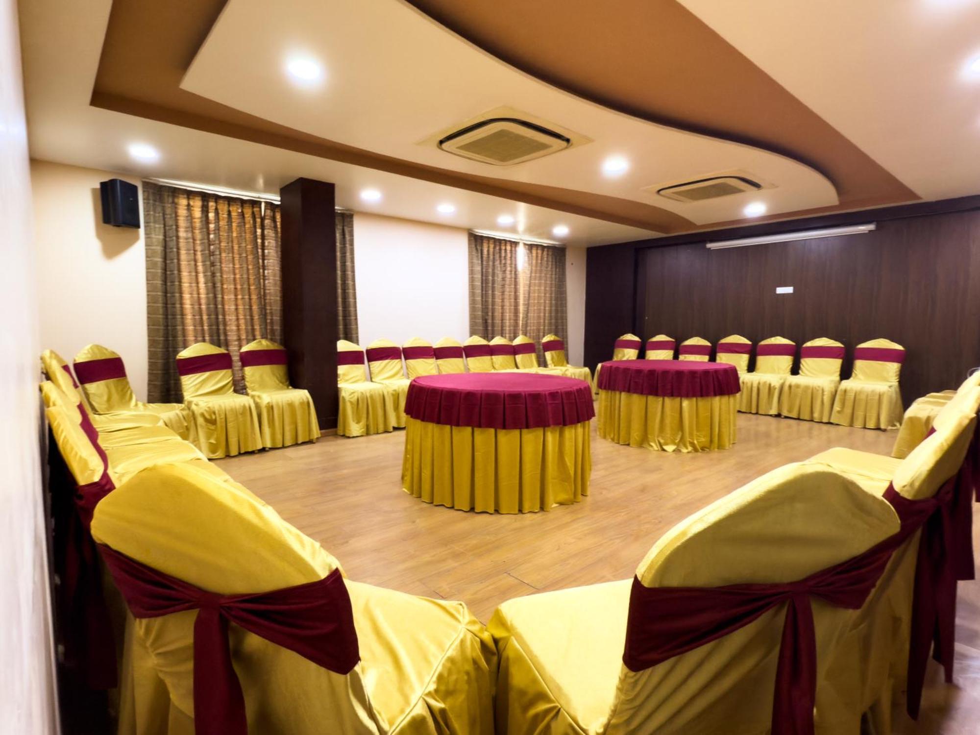 Royal Palm - A Budget In 3* Udaipur
