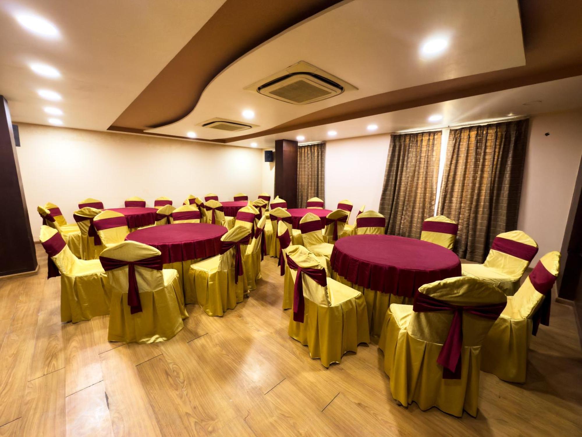 Hotel Royal Palm - A Budget In