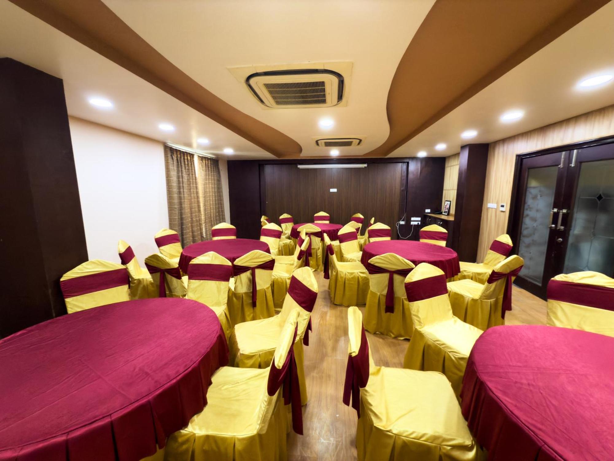 Royal Palm - A Budget In Hotel 3*