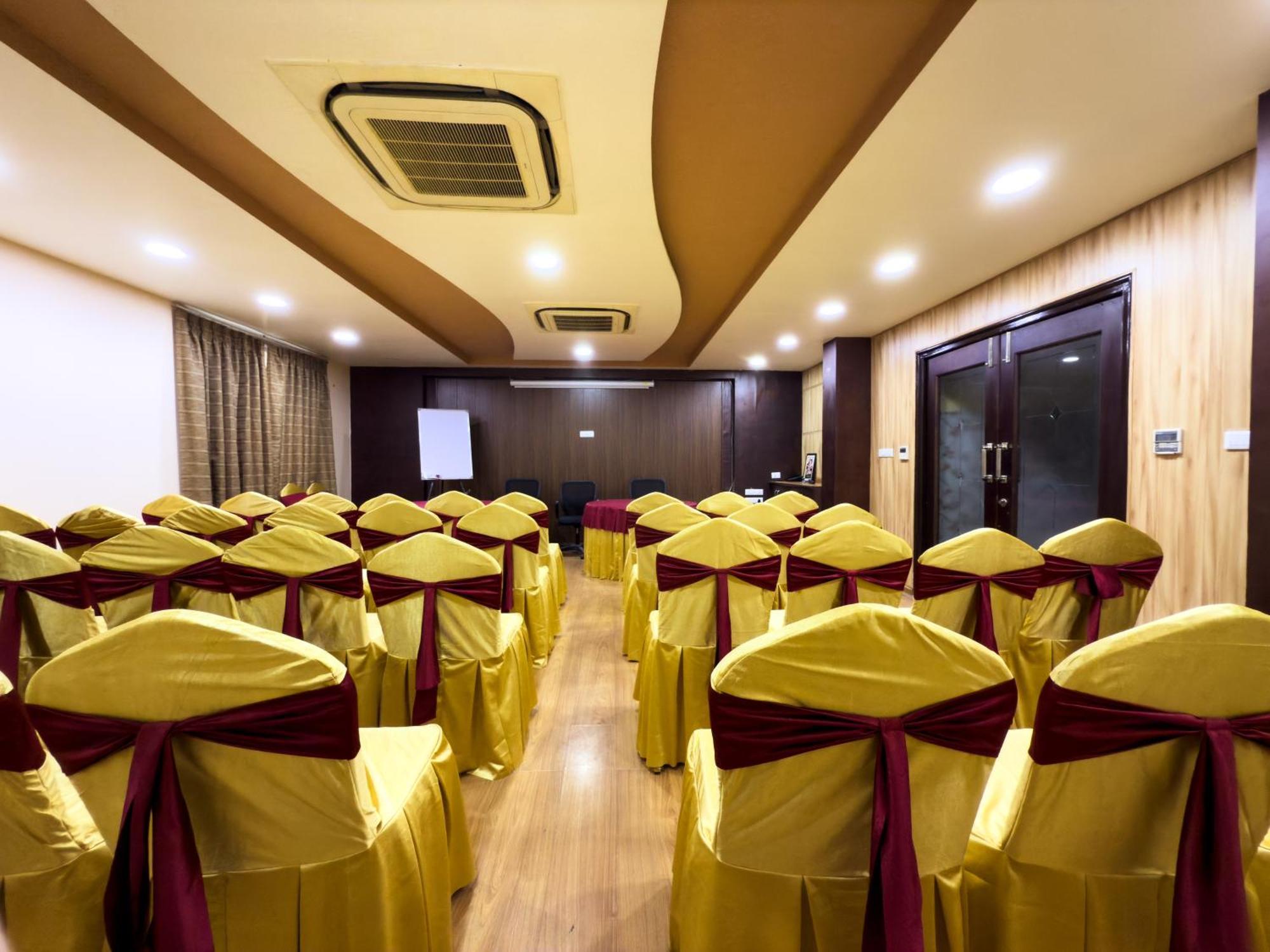 Hotel Royal Palm - A Budget In 3*