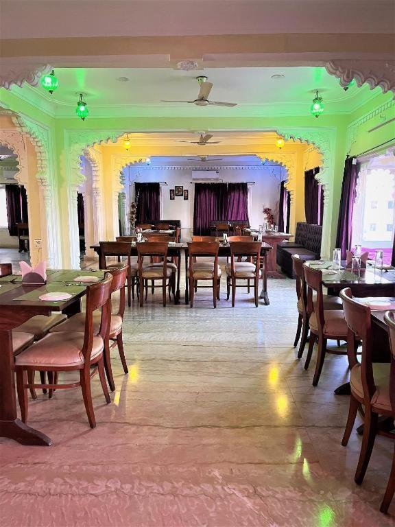 Moti Mahal By A Reva Group 3*
