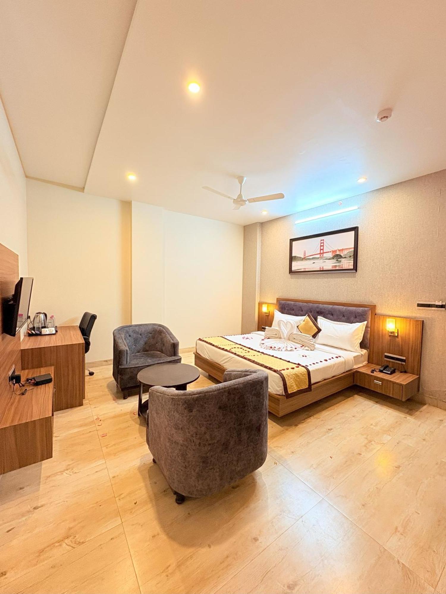 Parampara And Hotel 3*