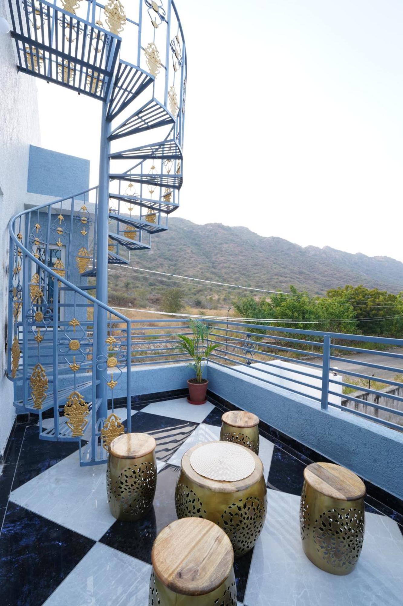 Villa Singh