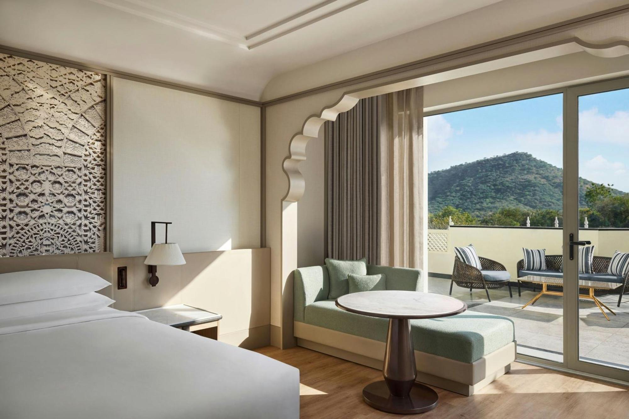 Marriott Hotel *