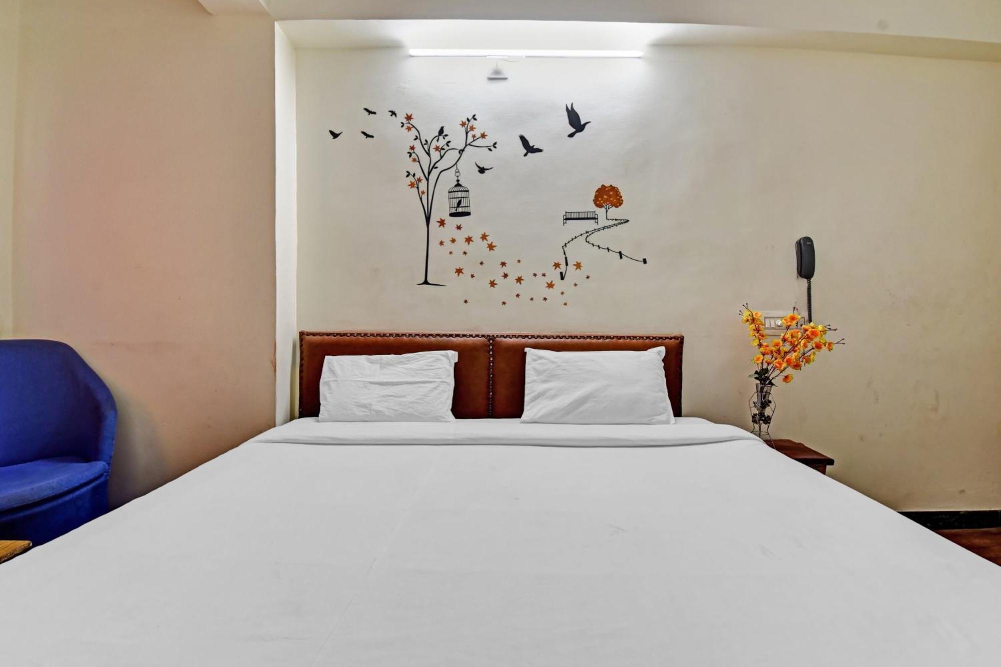 O Ashirwad Hotel 4*