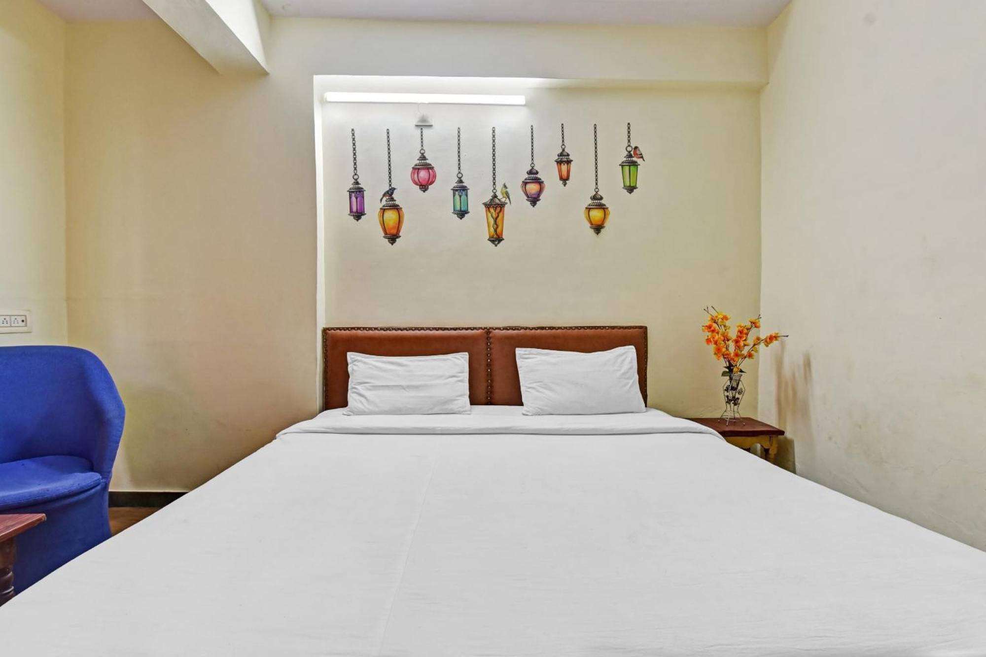 O Ashirwad Hotel