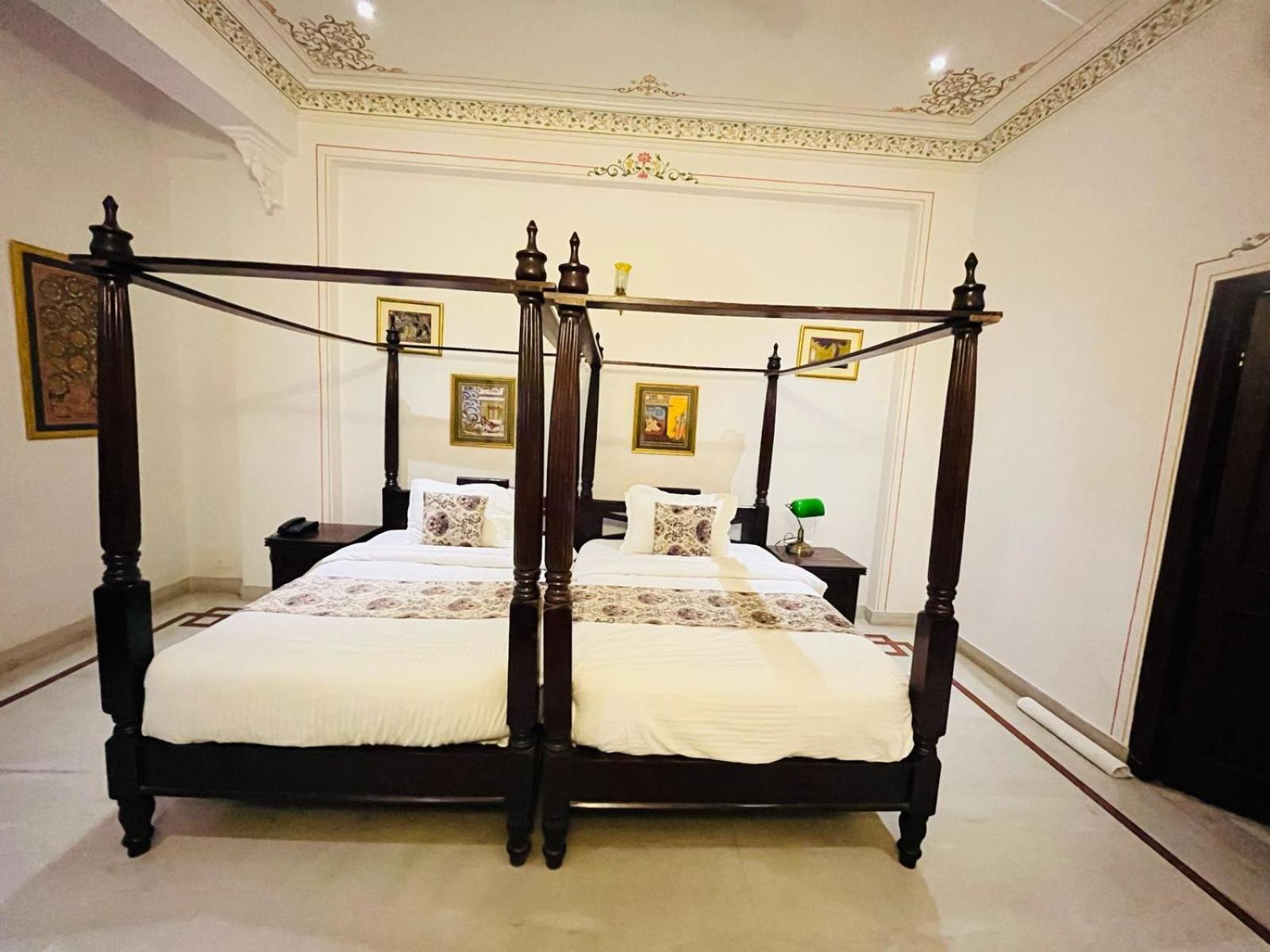 Boheda Palace Medi Pe Cafe & Restaurant View Hotel Udaipur