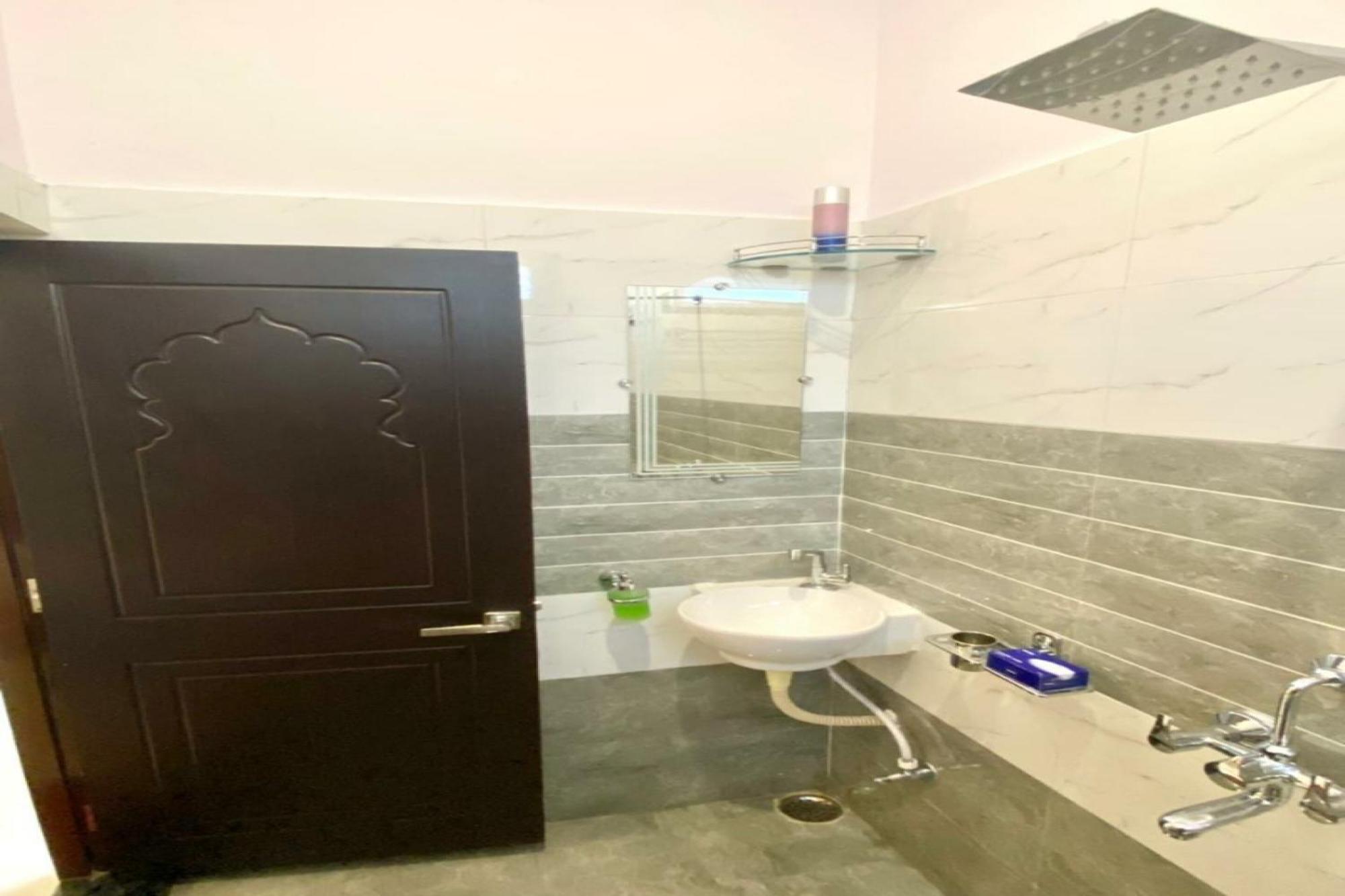 Hotel O Data Shree