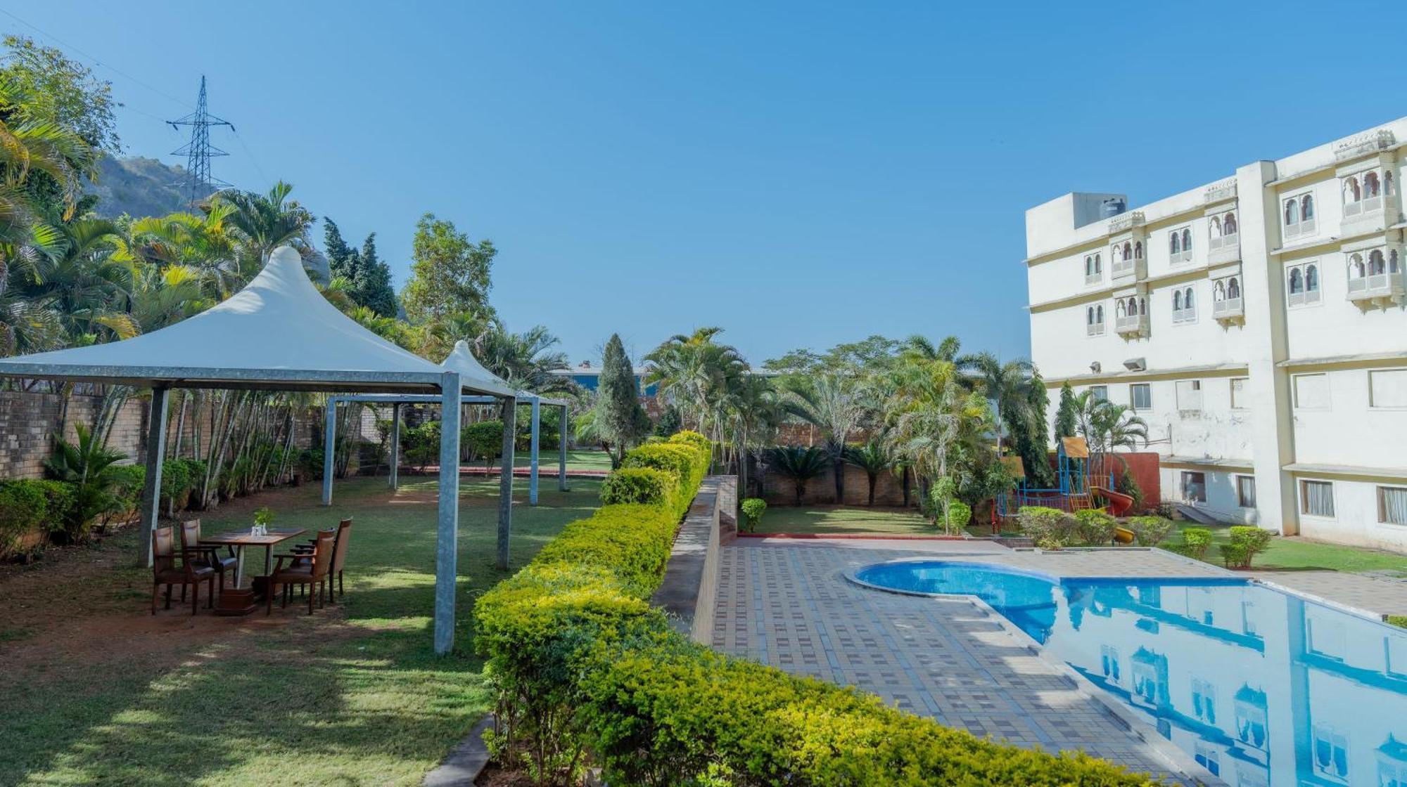 Hotel The Sky Imperial, 4*