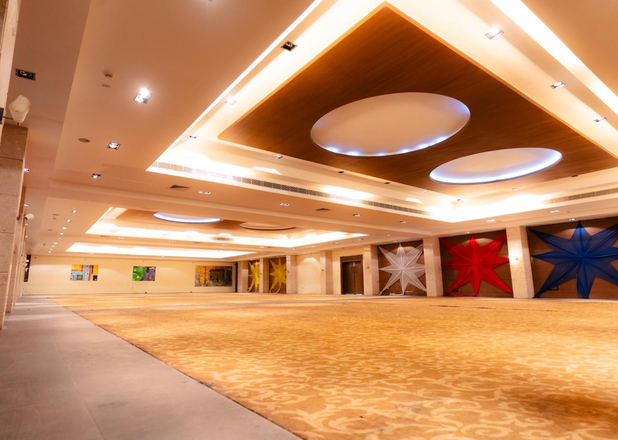 Hotel The Sky Imperial,