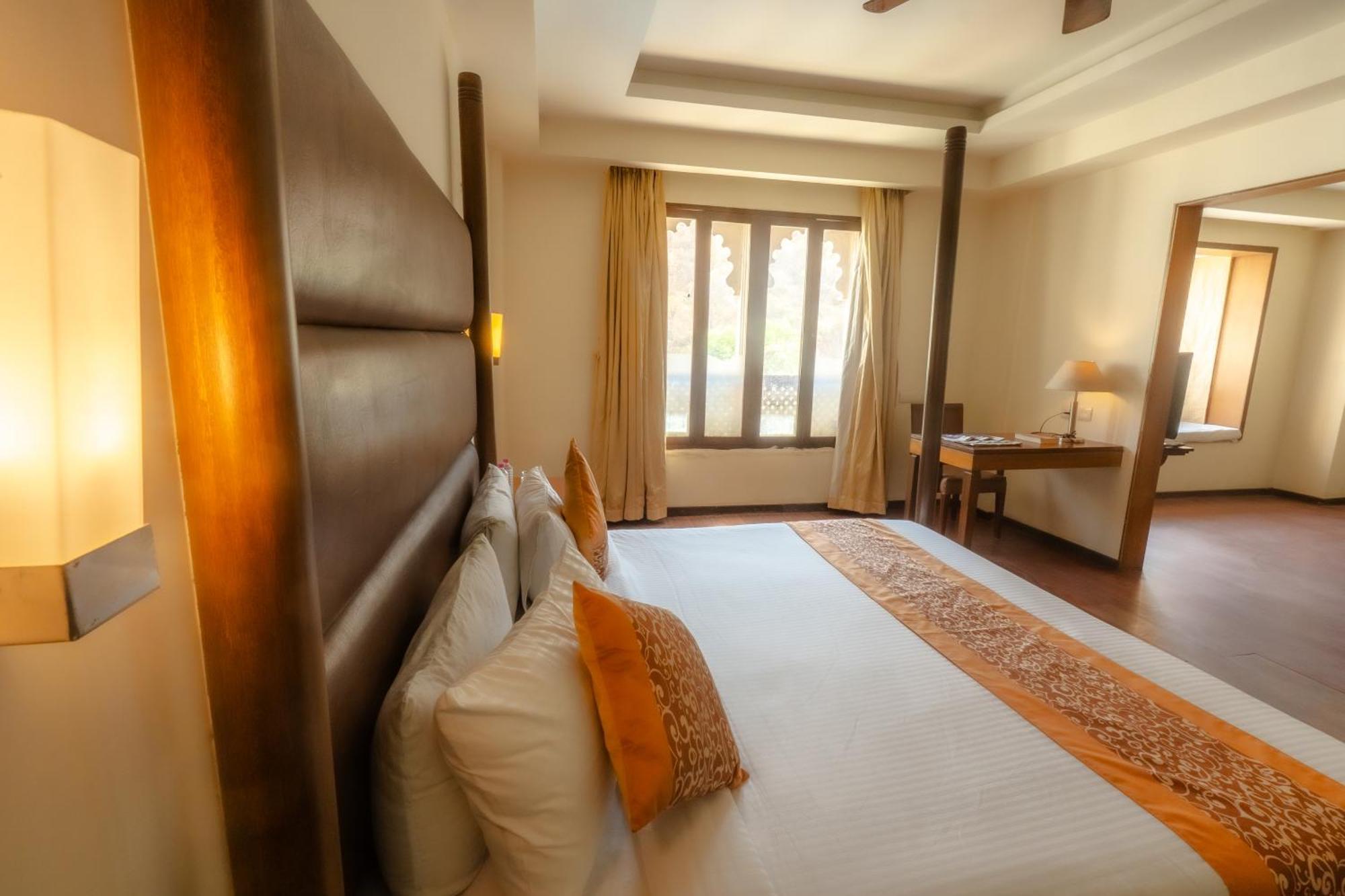 The Sky Imperial, 4*
