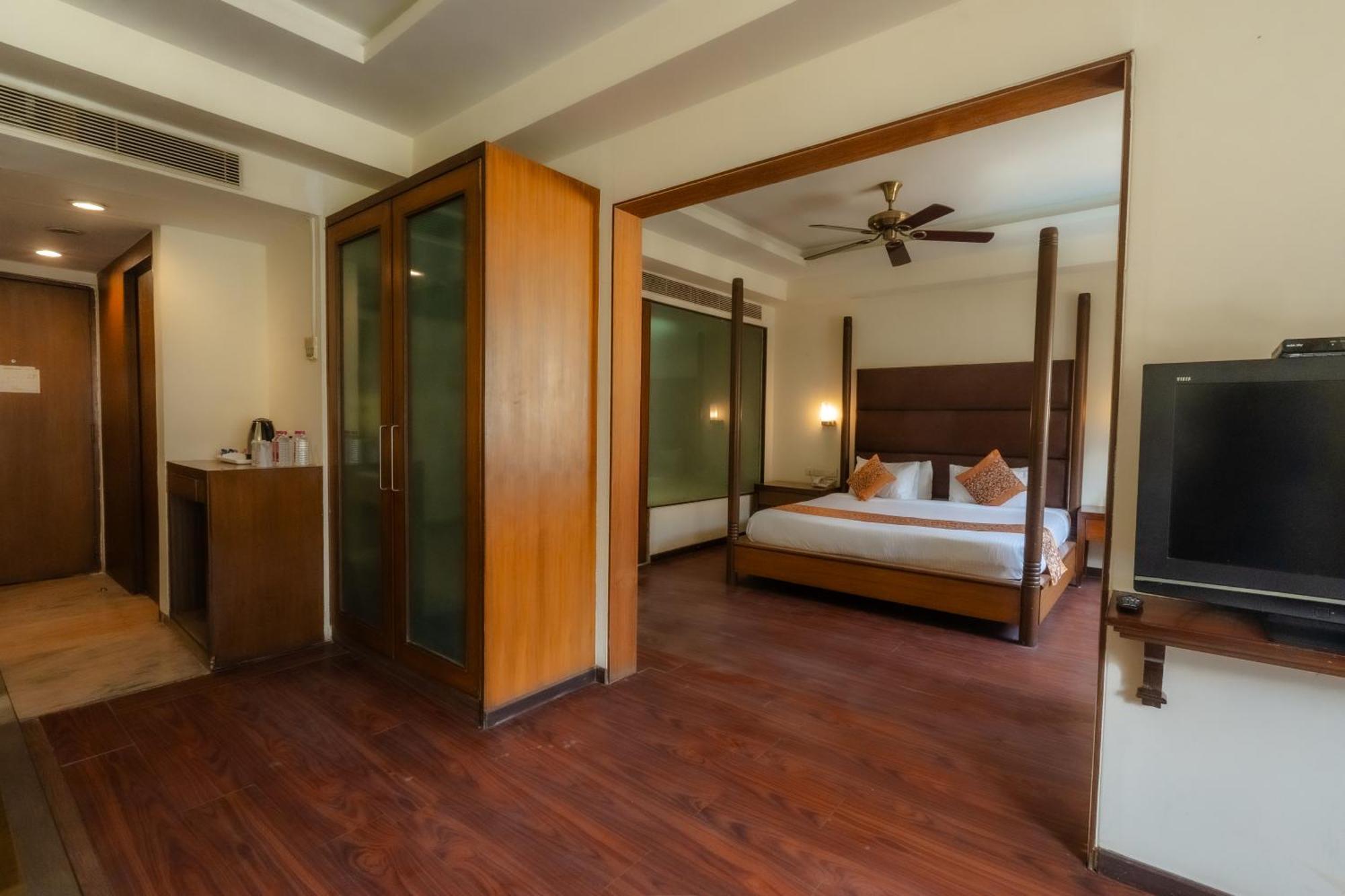 Hotel The Sky Imperial,
