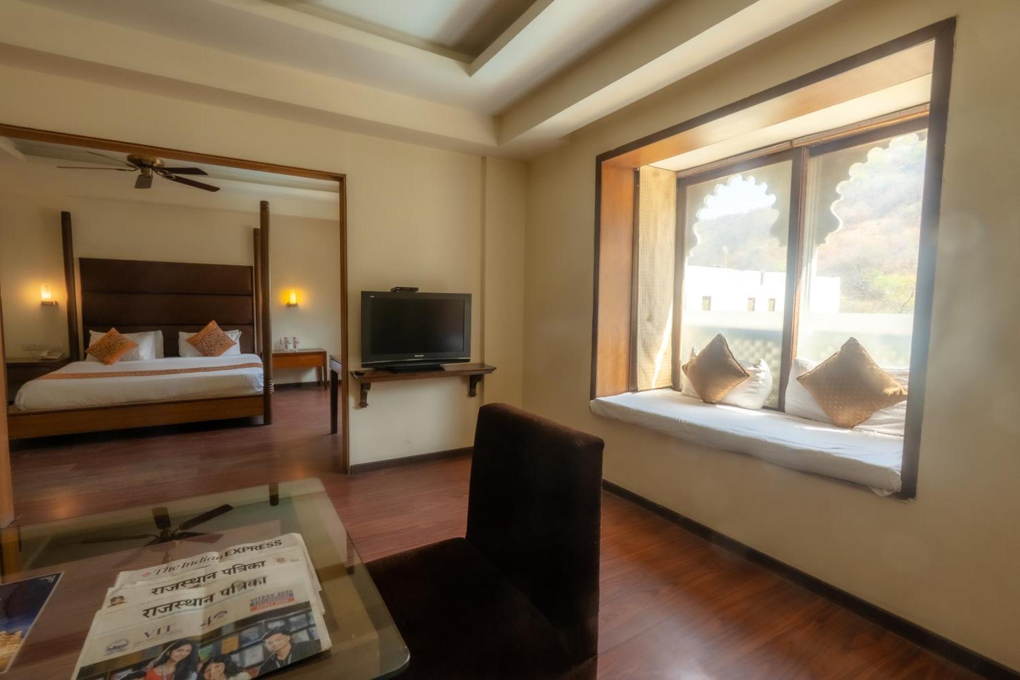Hotel The Sky Imperial, Udaipur
