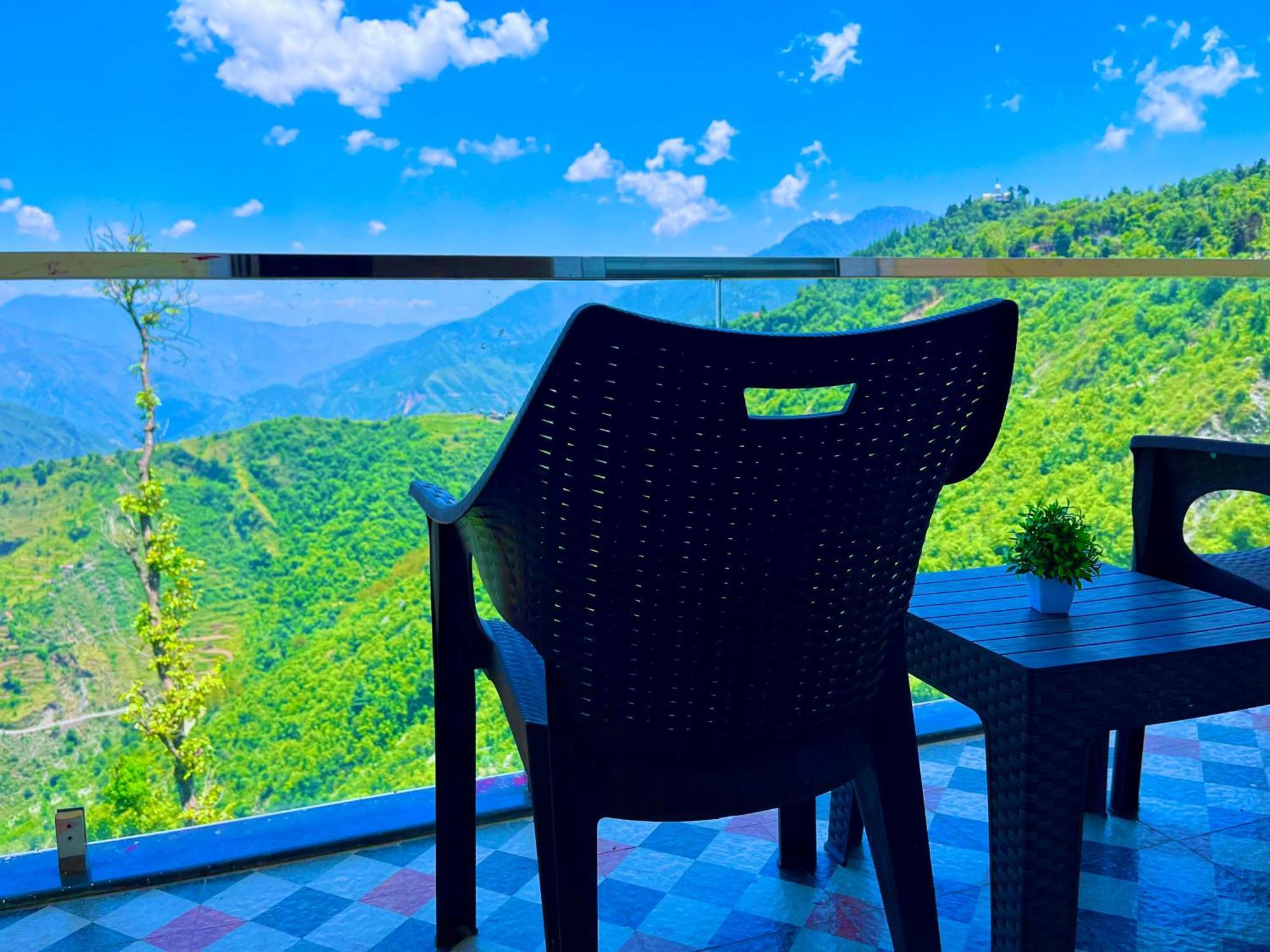 Hotel Pinerock Resort Best Selling Property In Mussoorie ! Luxury Rooms ! Mountain View ! Open Terrace ! Cafe ! Parking ! 4*