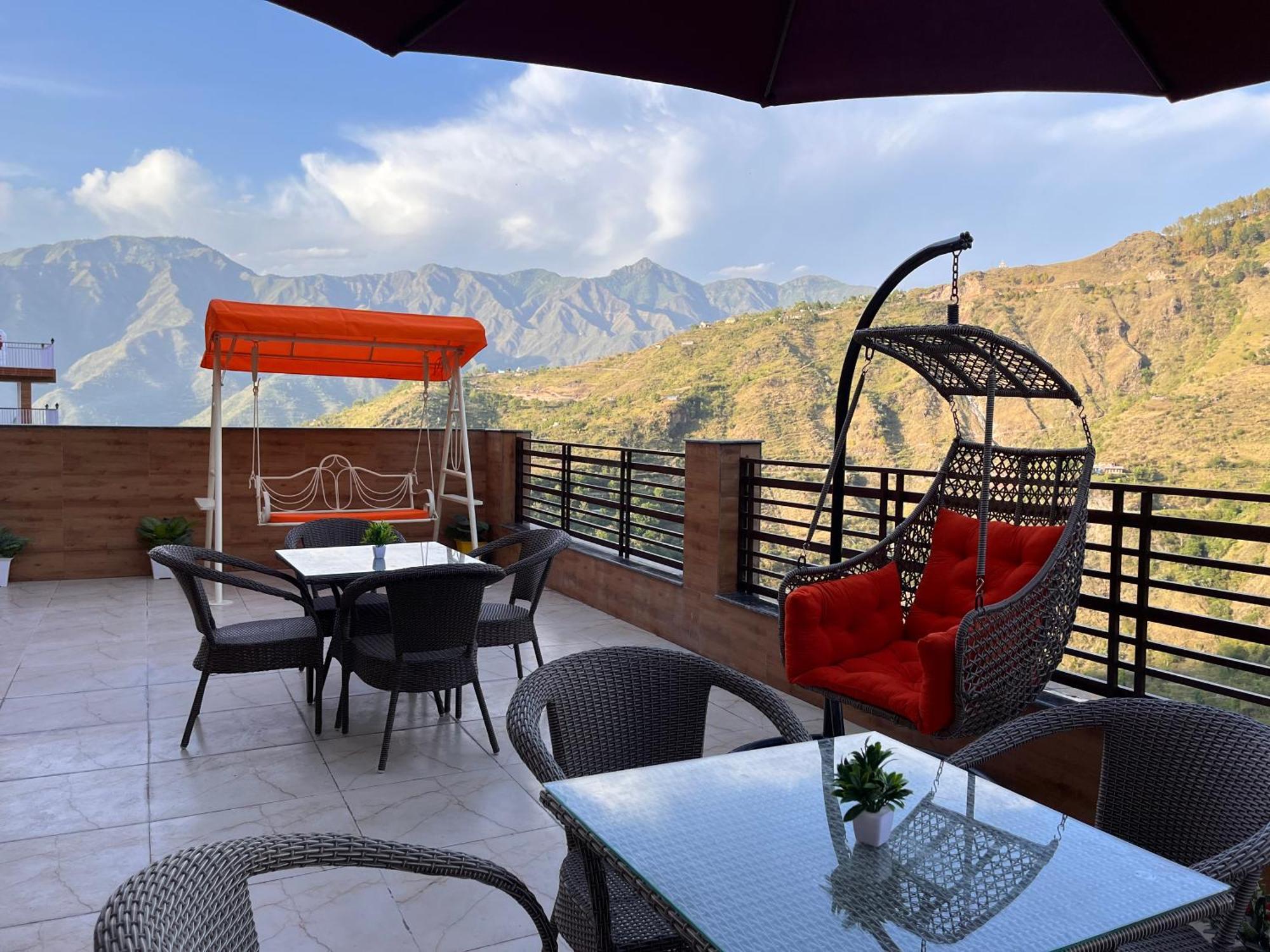 Pinerock Resort Best Selling Property In Mussoorie ! Luxury Rooms ! Mountain View ! Open Terrace ! Cafe ! Parking ! 4* Mussoorie