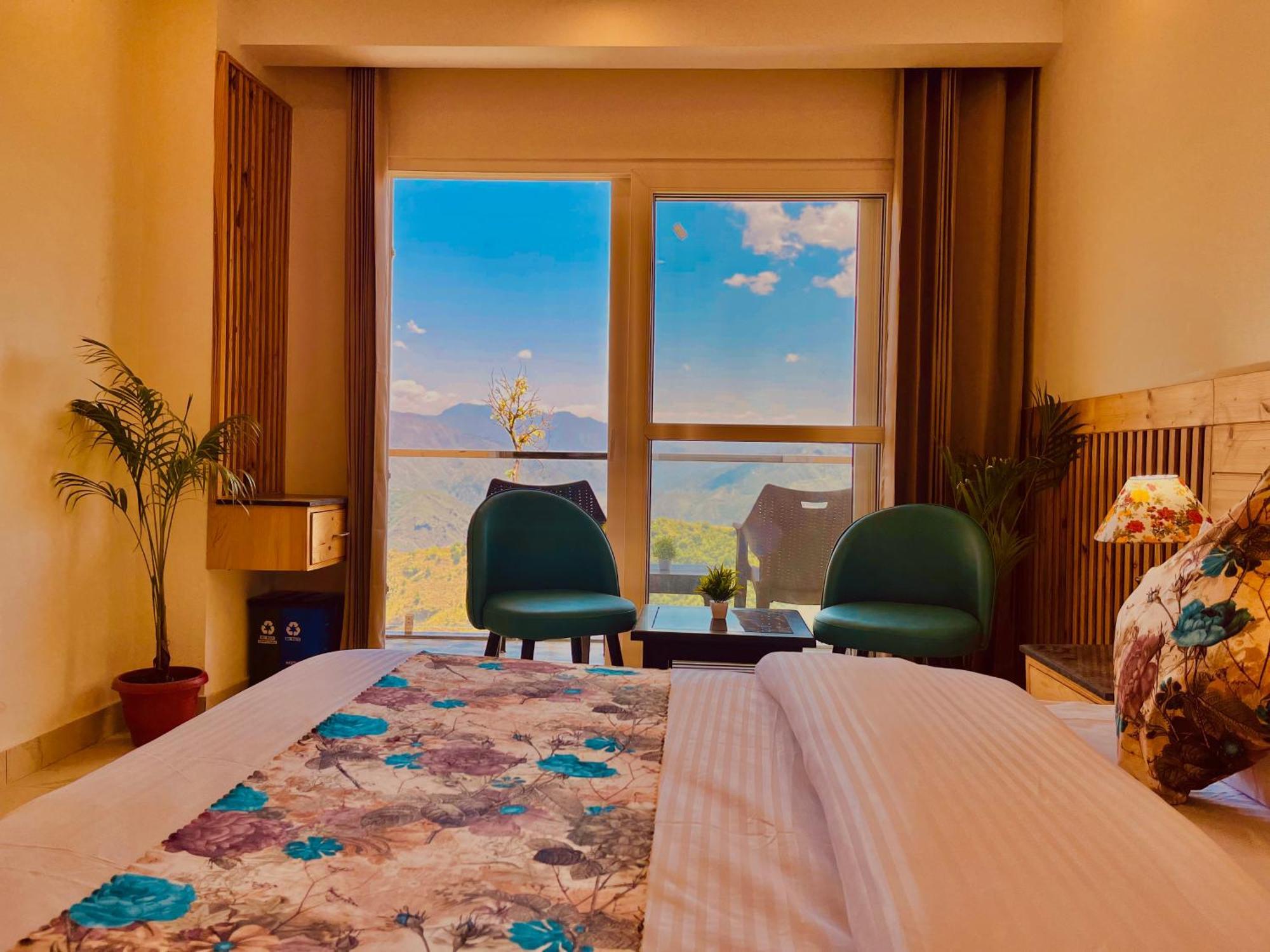 Pinerock Resort Best Selling Property In Mussoorie ! Luxury Rooms ! Mountain View ! Open Terrace ! Cafe ! Parking ! Hotel Mussoorie