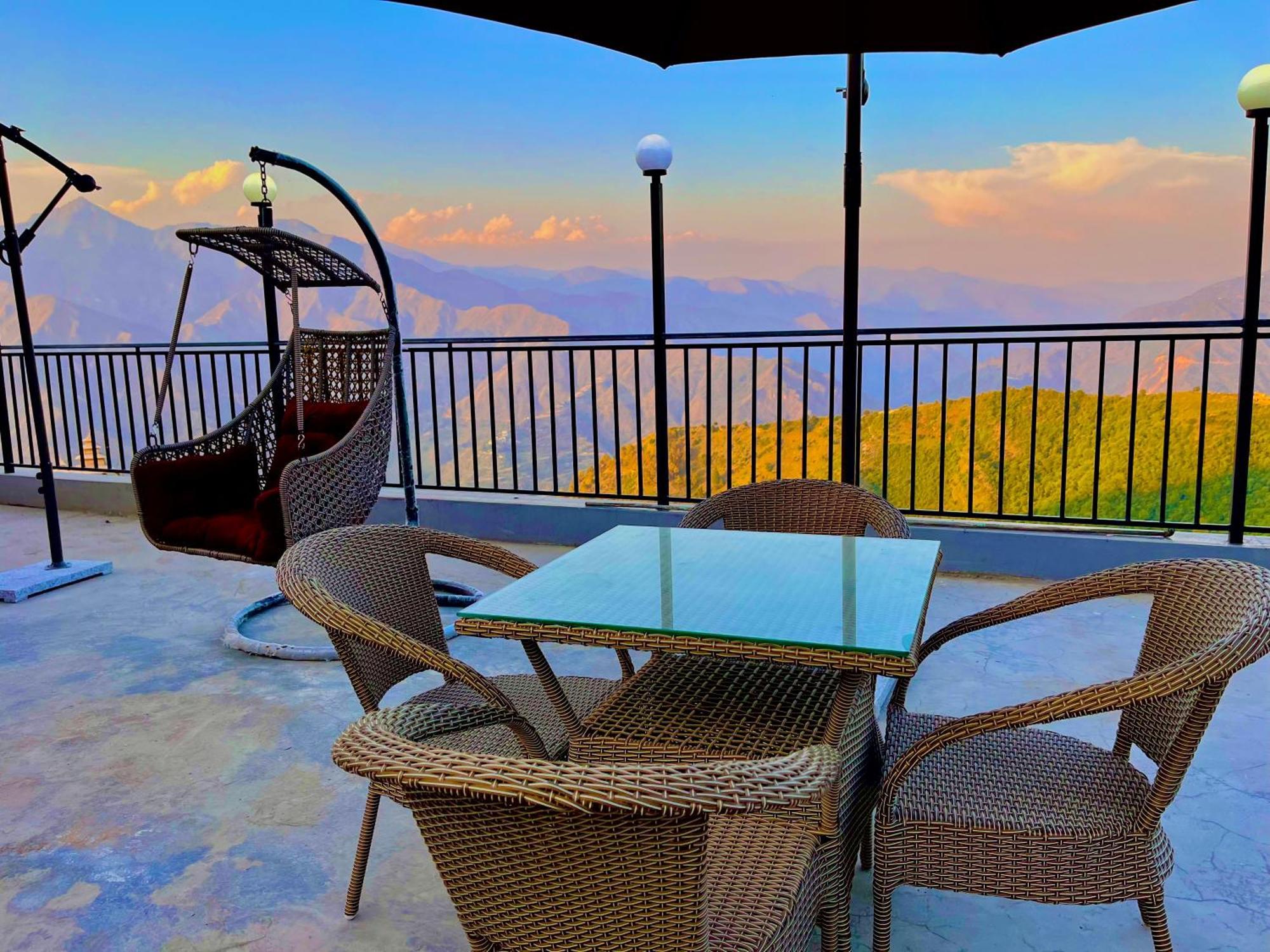 Pinerock Resort Best Selling Property In Mussoorie ! Luxury Rooms ! Mountain View ! Open Terrace ! Cafe ! Parking ! Hotel 4*